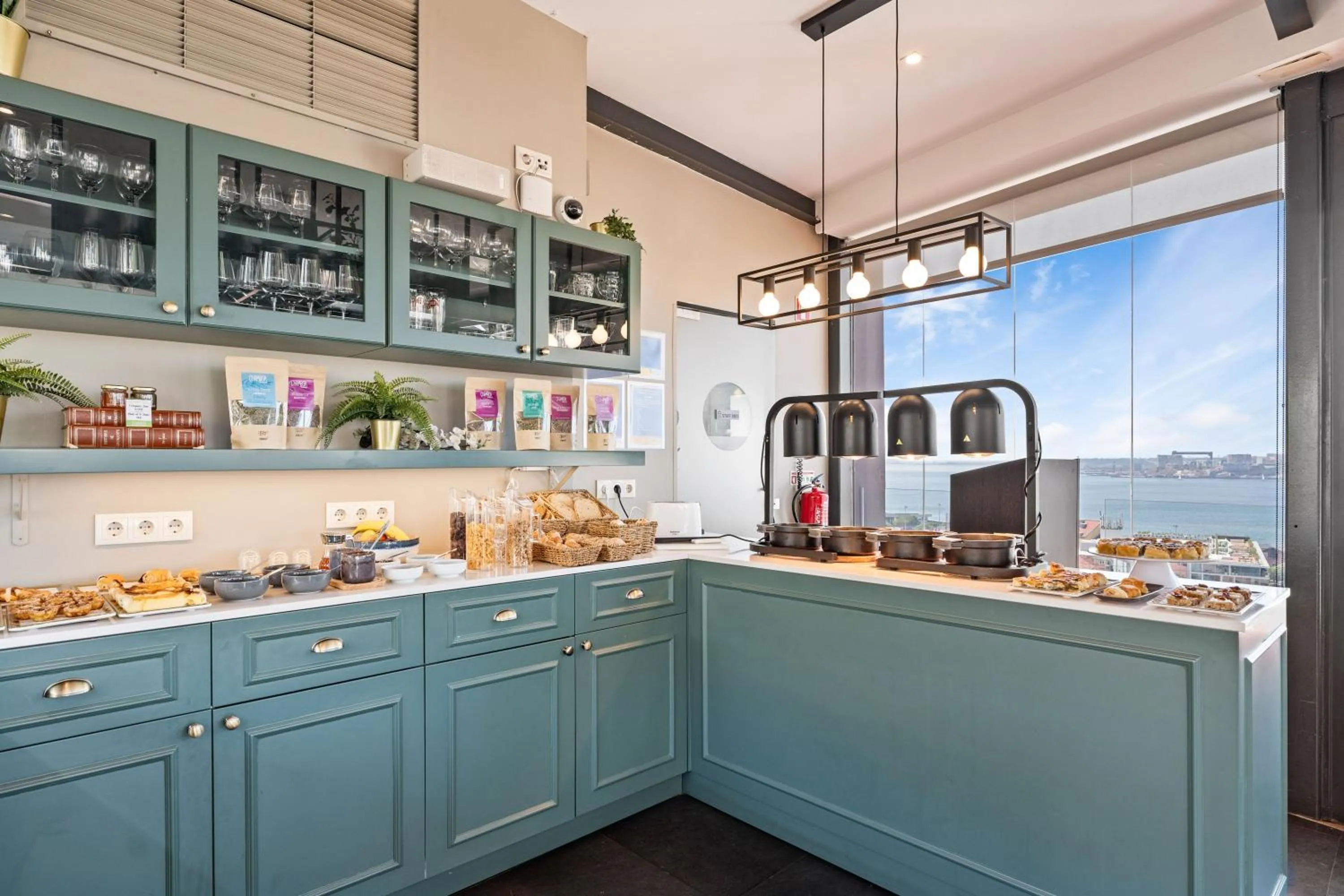 Coffee/tea facilities in Monte Belvedere Hotel by Shiadu