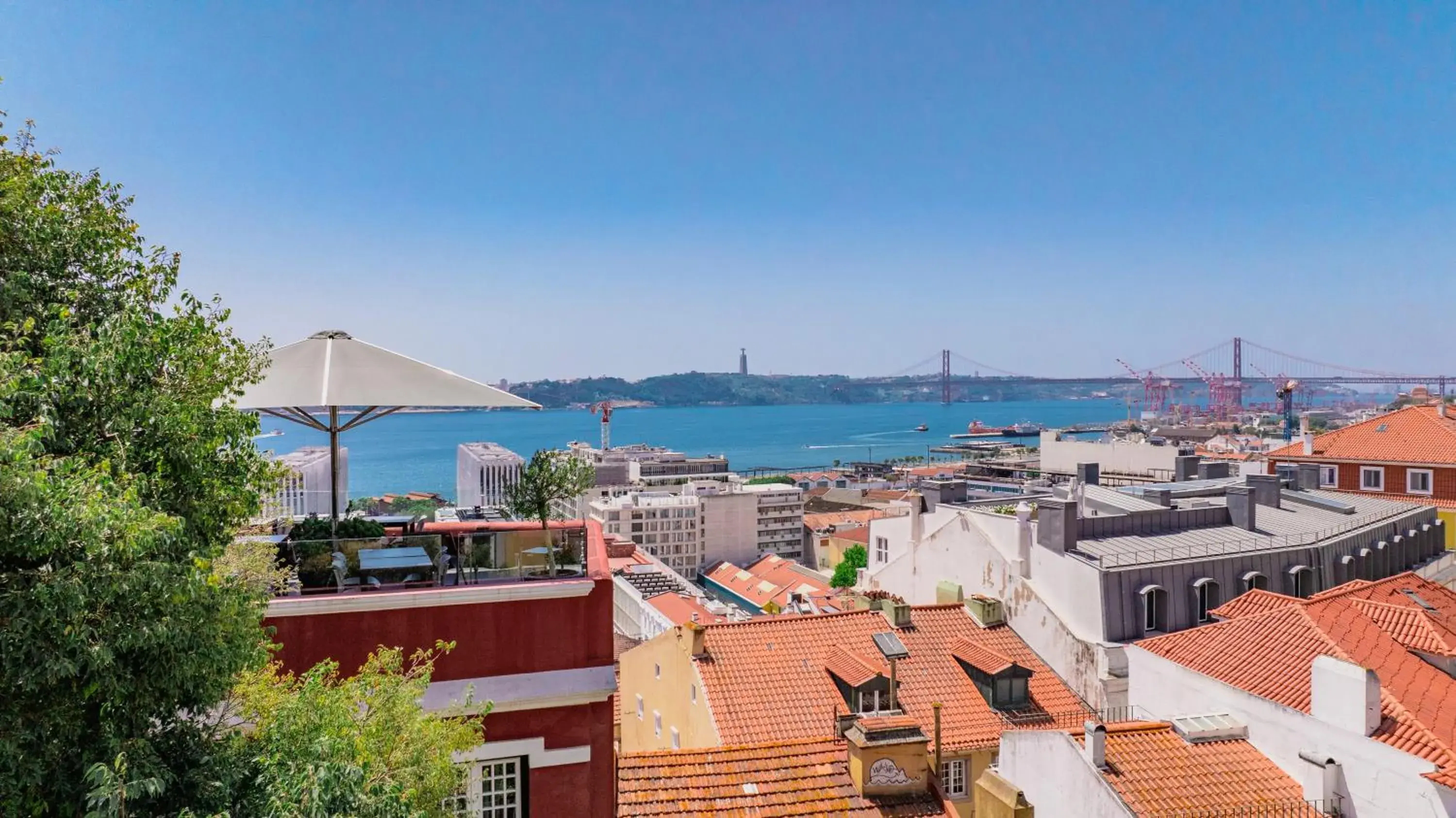 Property building in Monte Belvedere Hotel by Shiadu Property building in Monte Belvedere Hotel by Shiadu