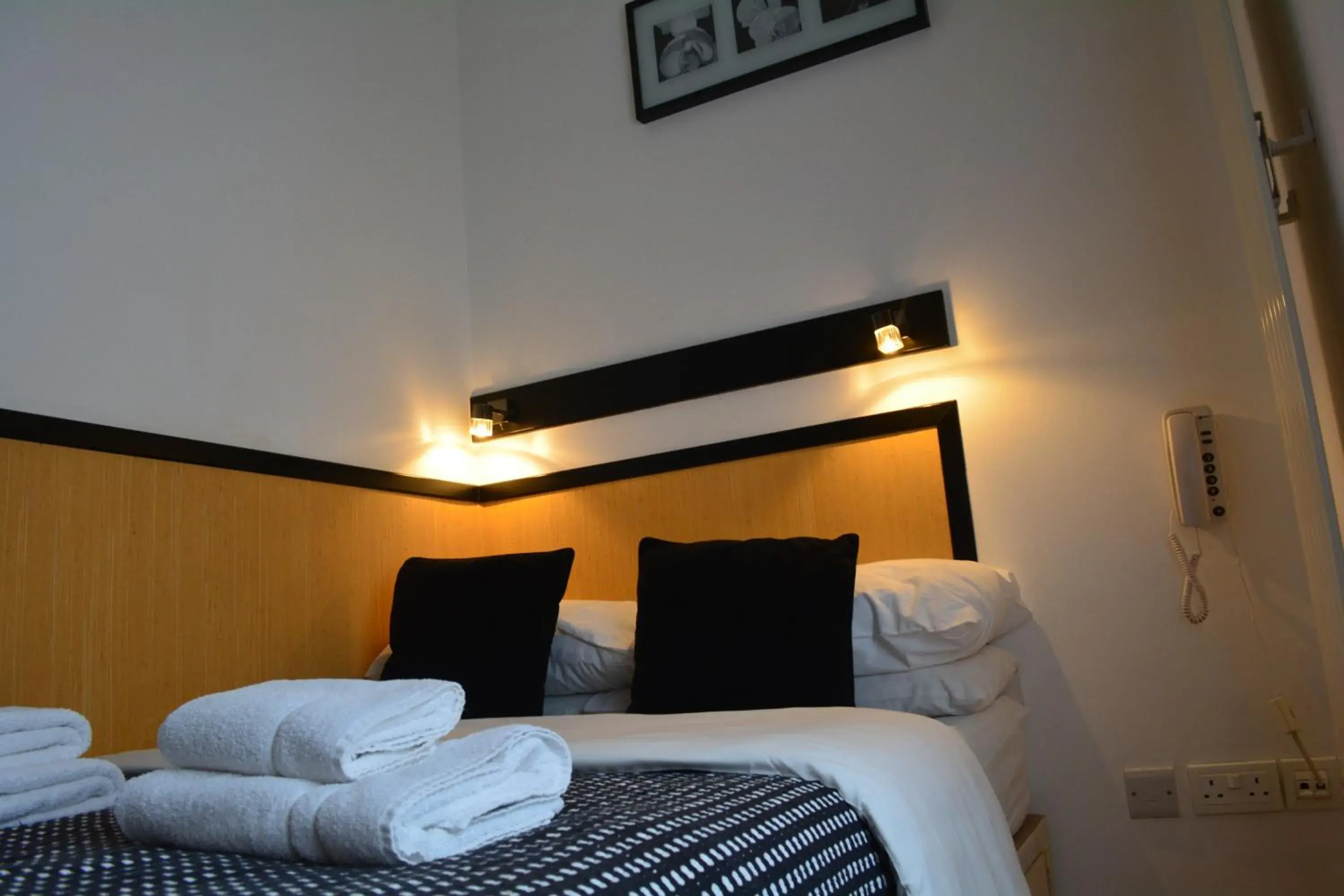 Bedroom, Bed in Studios2Let - North Gower Bedroom, Bed in Studios2Let - North Gower