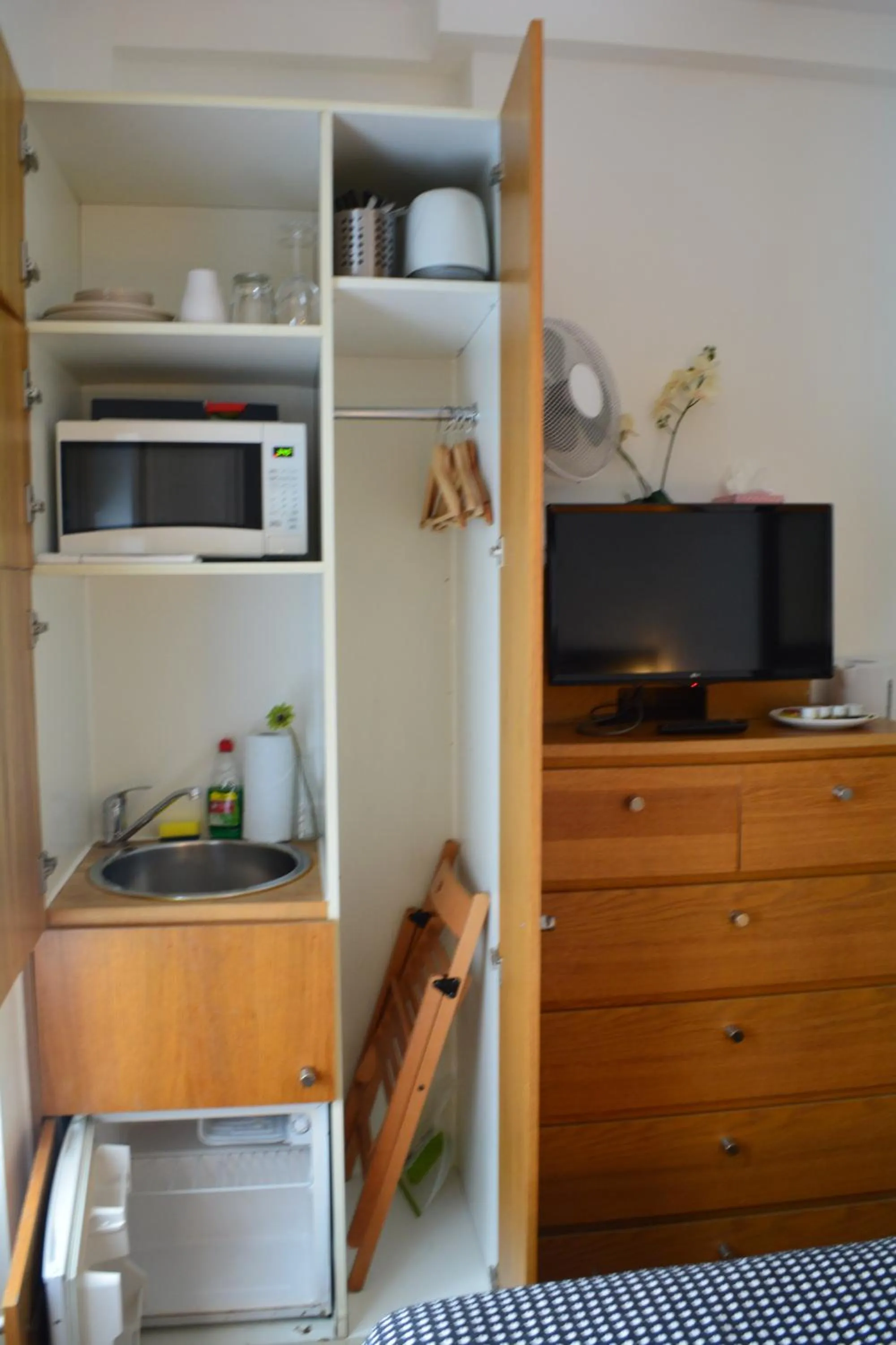 TV and multimedia in Studios2Let - North Gower