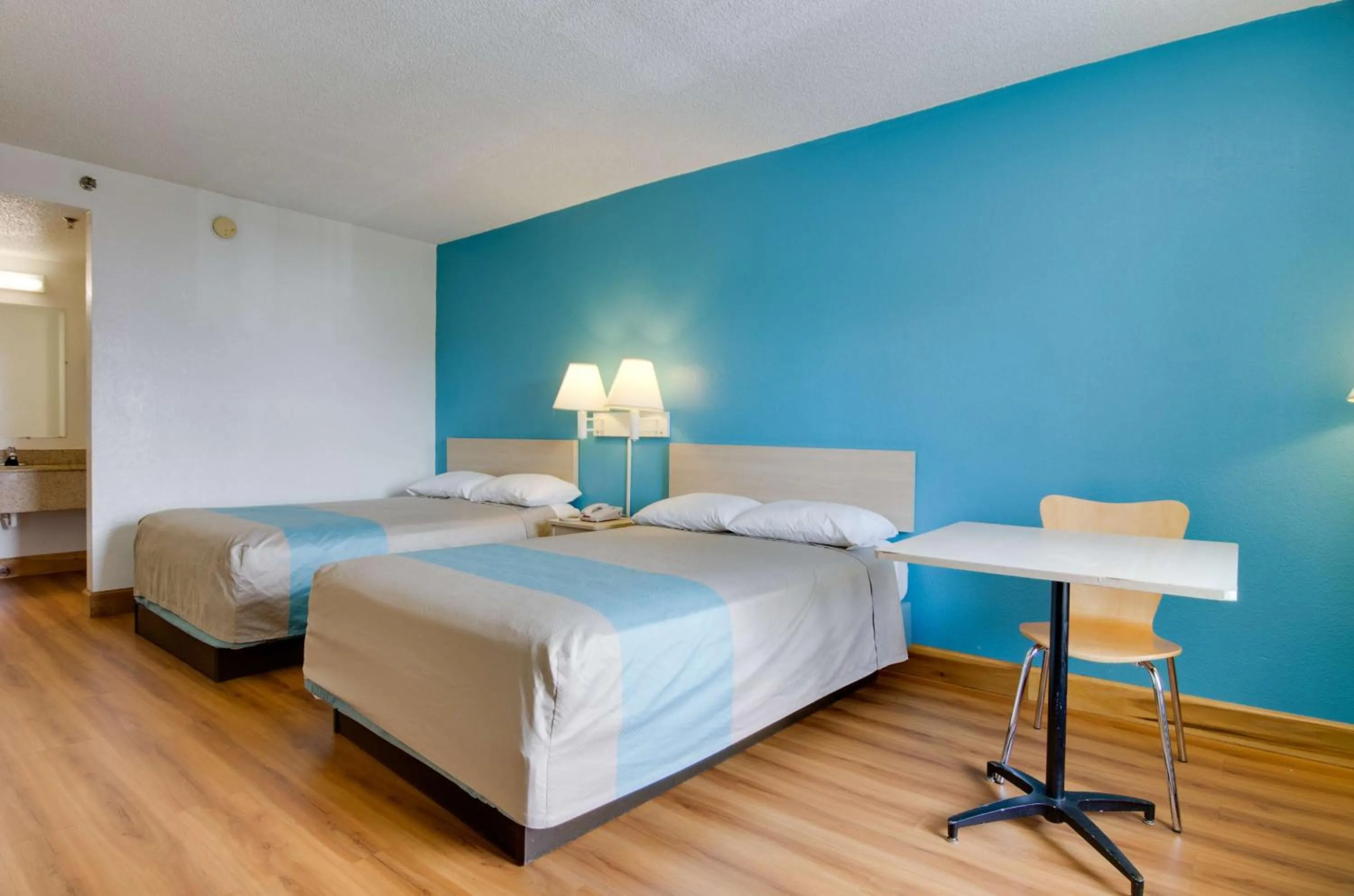 Photo of the whole room, Bed in Motel 6-Atlanta, GA