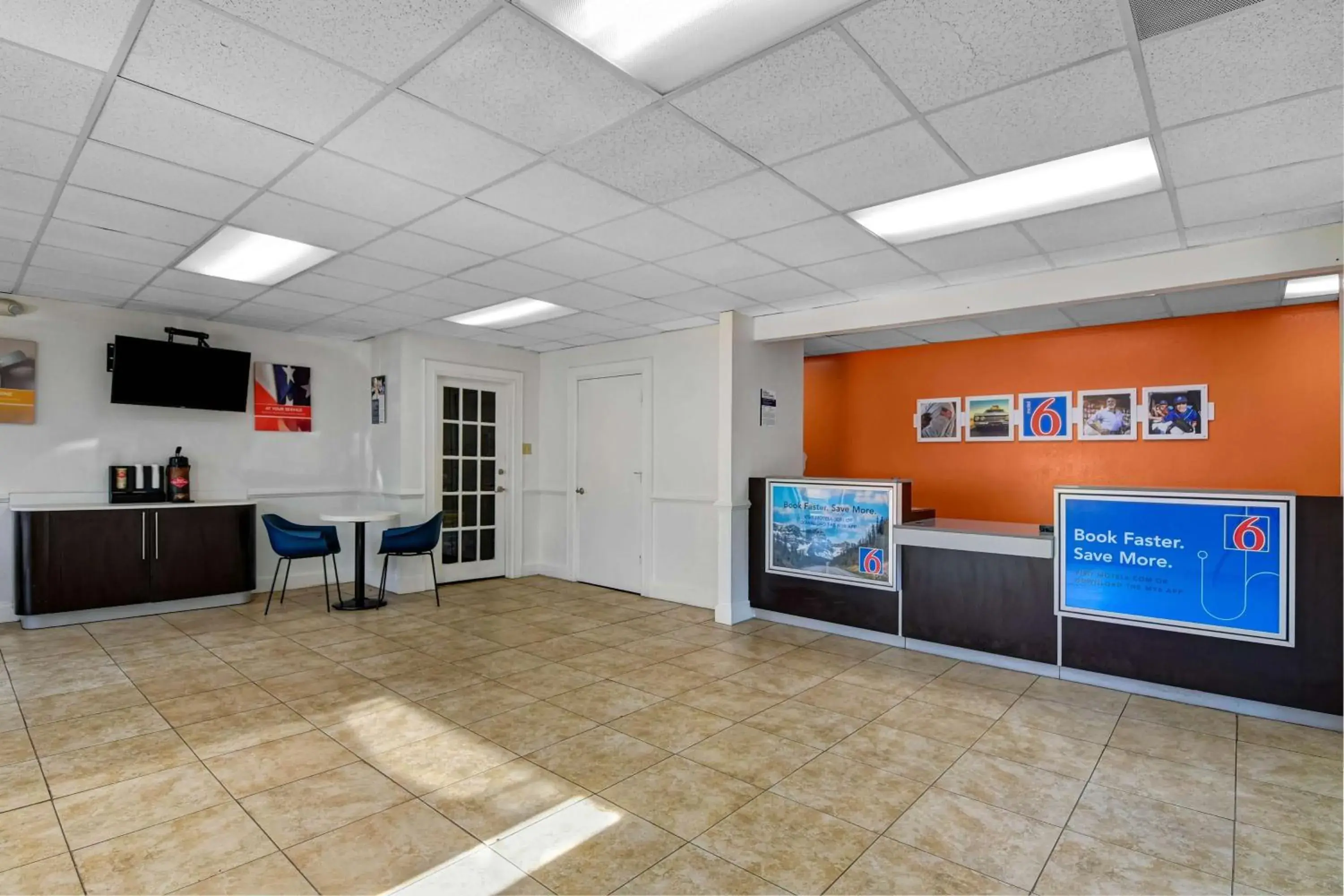 Lobby or reception in Motel 6-Atlanta, GA Lobby or reception in Motel 6-Atlanta, GA