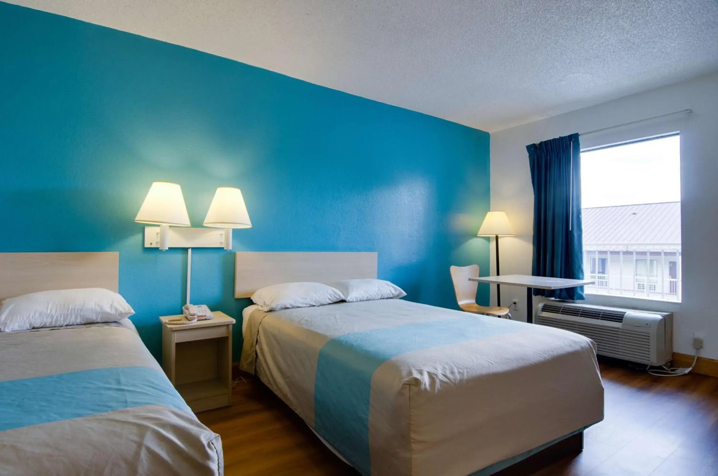 Quadruple Room - single occupancy - Non-Smoking in Motel 6-Atlanta, GA Quadruple Room - single occupancy - Non-Smoking in Motel 6-Atlanta, GA