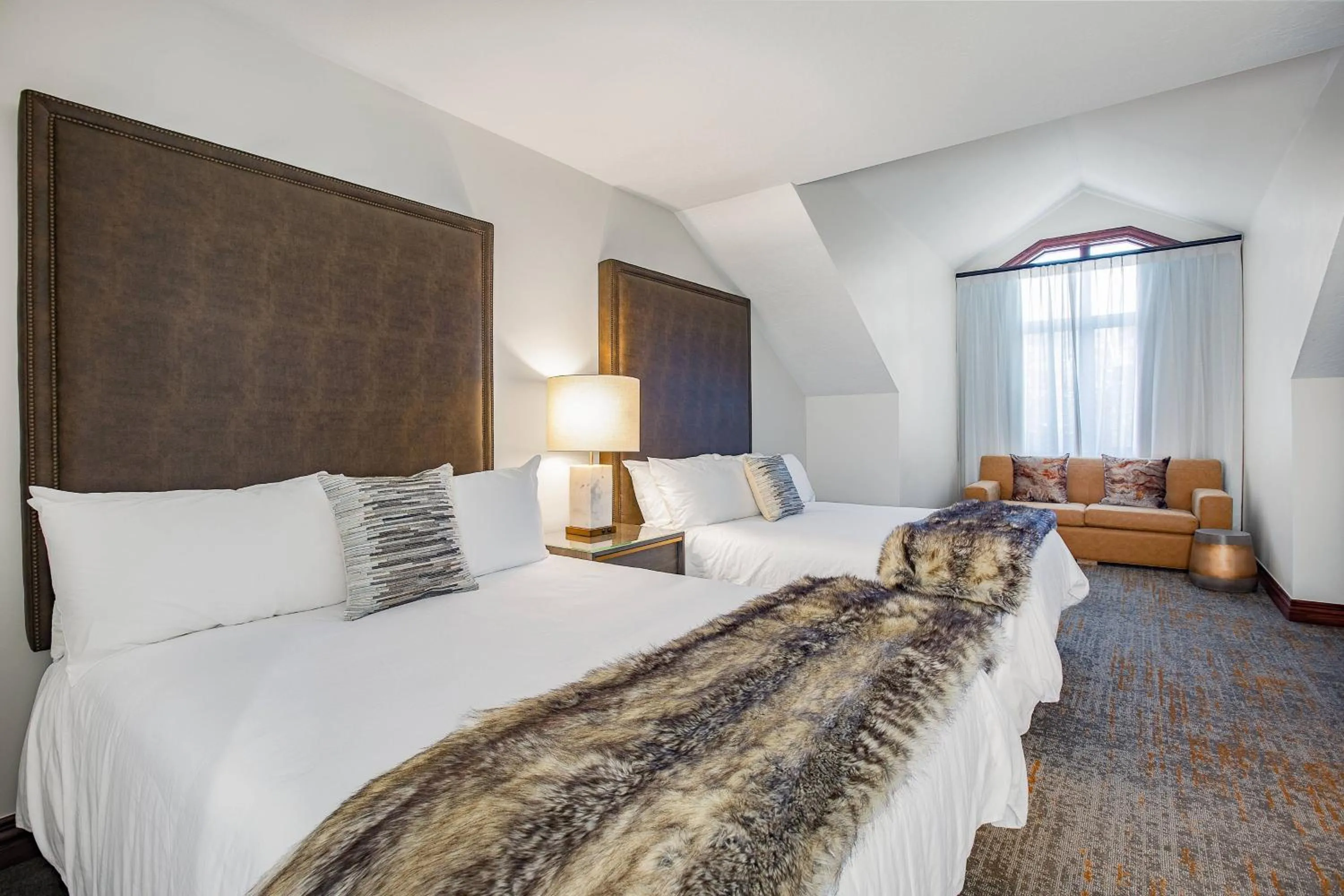 Bedroom, Bed in Beaver Creek Lodge, Autograph Collection