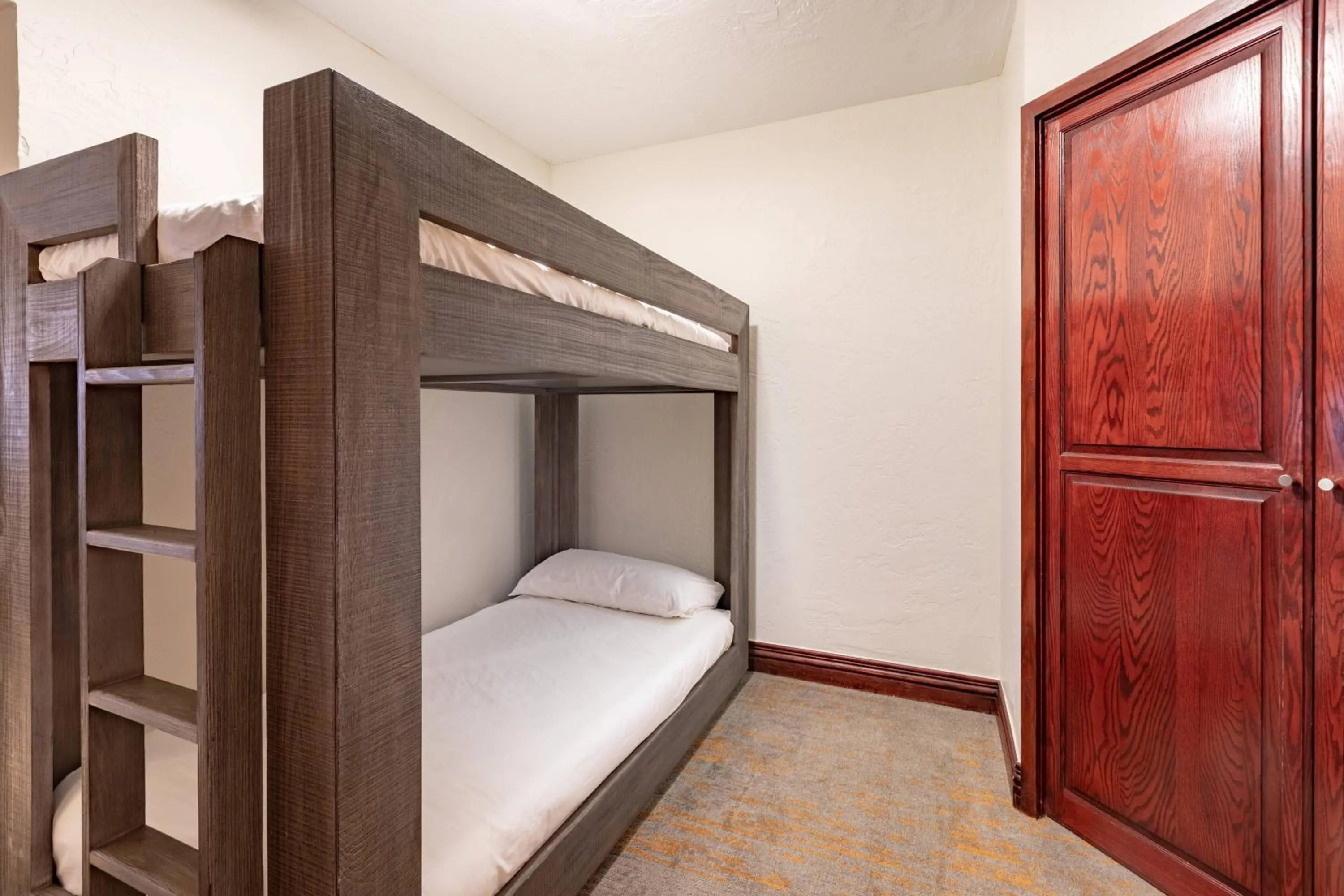 Bedroom, Bed in Beaver Creek Lodge, Autograph Collection