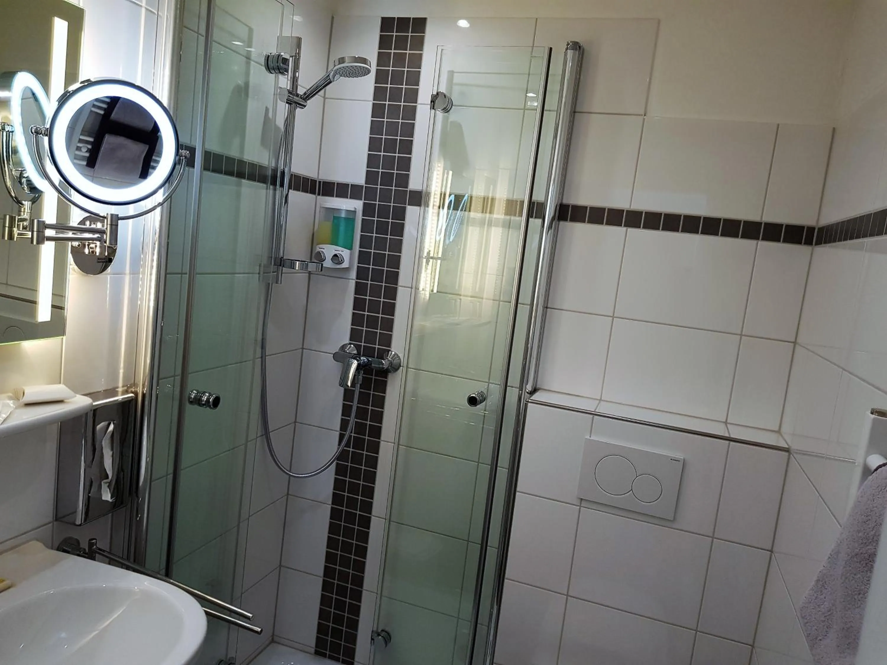 Shower in Hotel zum Anker