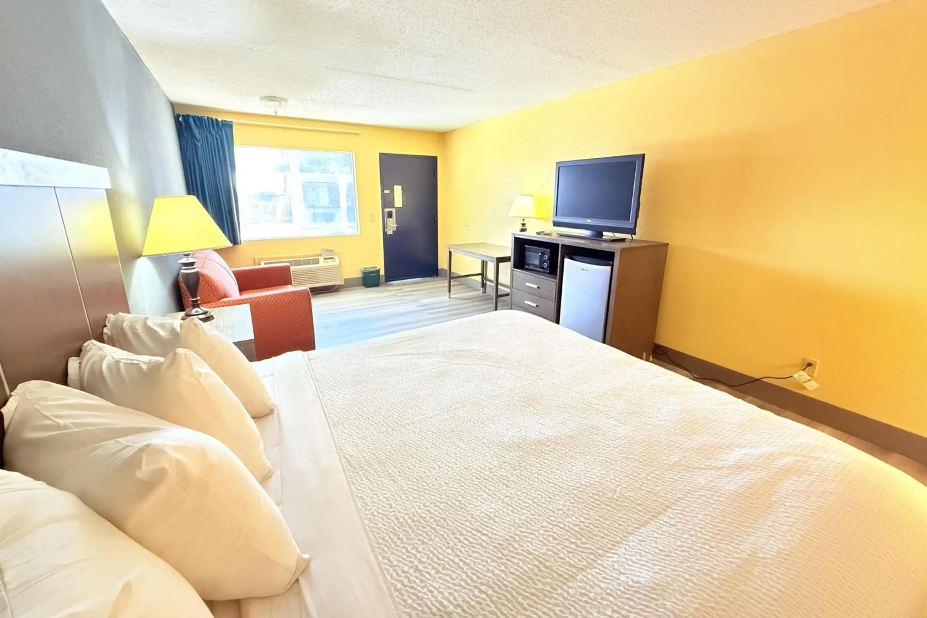 Bedroom, Bed in OYO Hotel Williamston Bedroom, Bed in OYO Hotel Williamston