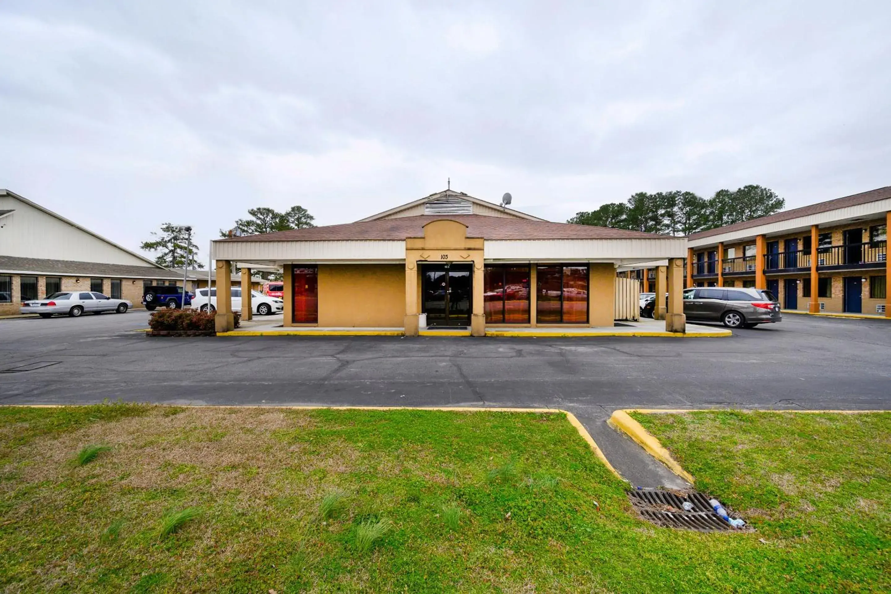 Facade/entrance in OYO Hotel Williamston Facade/entrance in OYO Hotel Williamston