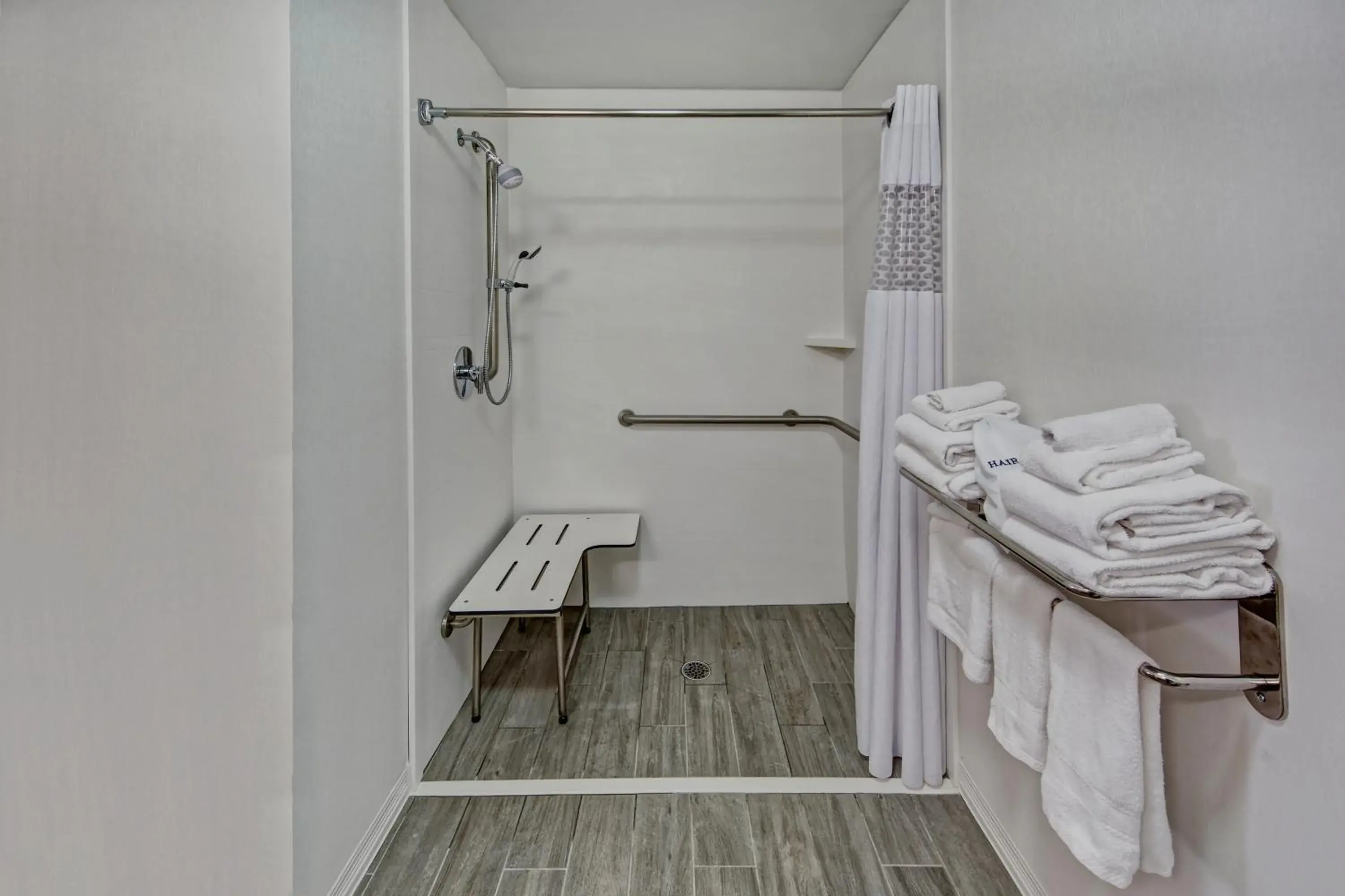 Bed in Hampton Inn & Suites Clermont Bed in Hampton Inn & Suites Clermont