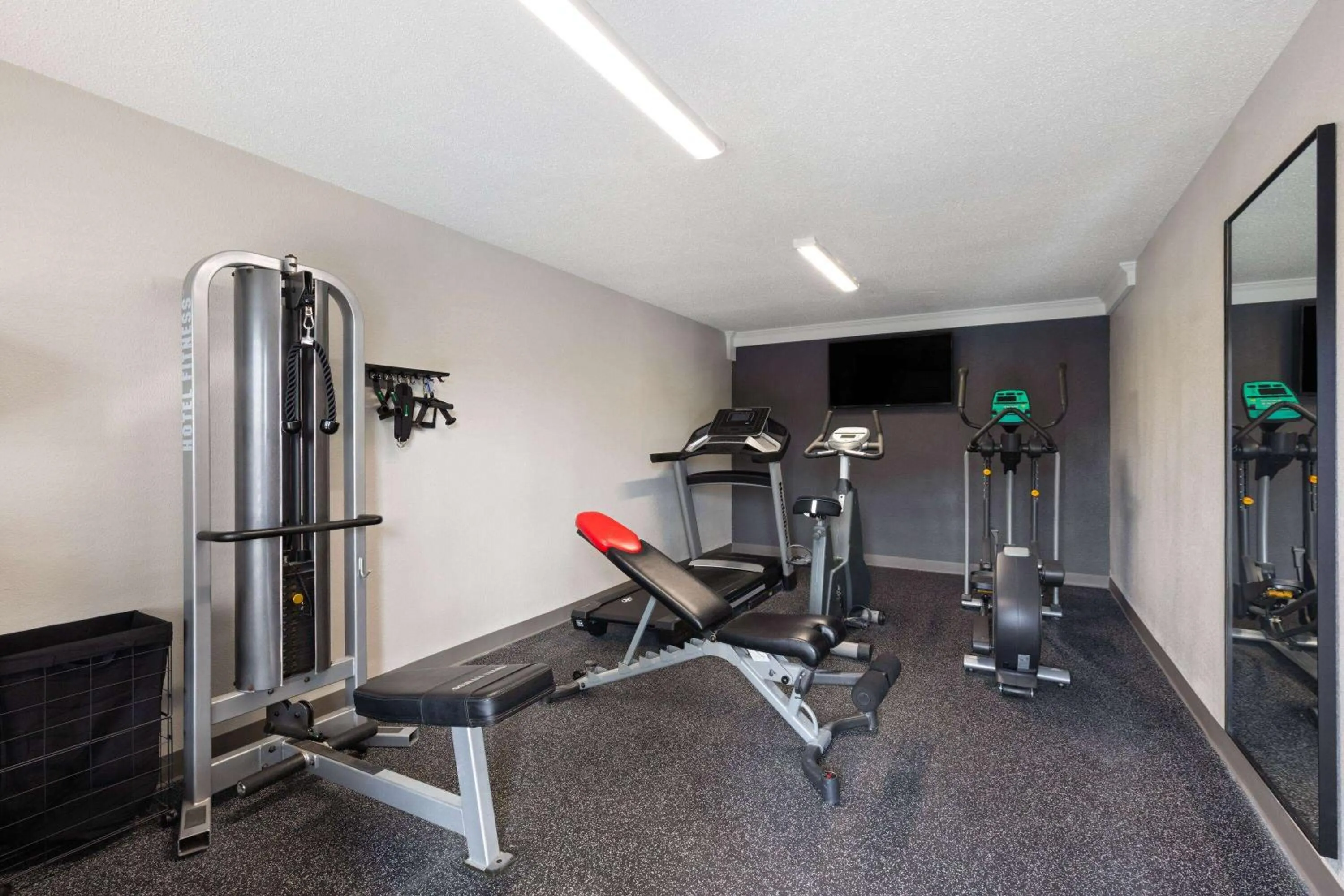 Fitness centre/facilities in Baymont by Wyndham Nashville Airport