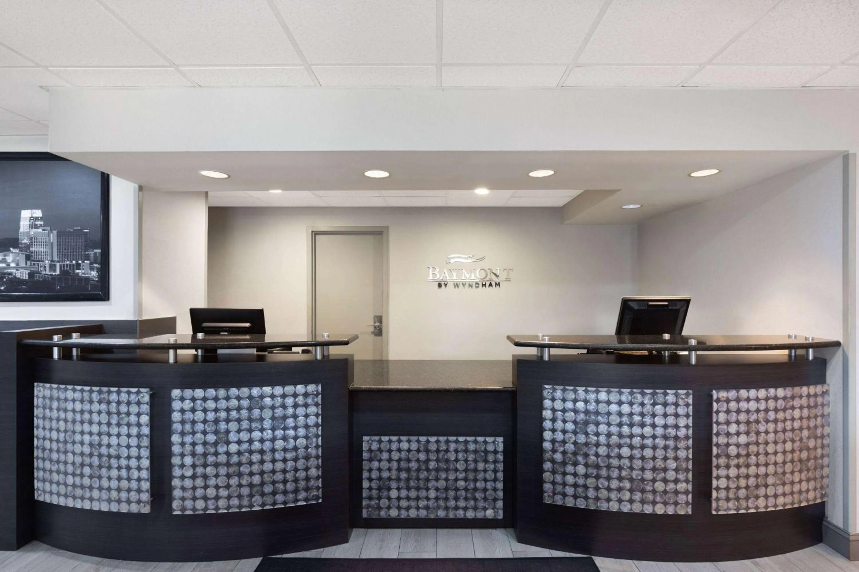 Lobby or reception in Baymont by Wyndham Nashville Airport