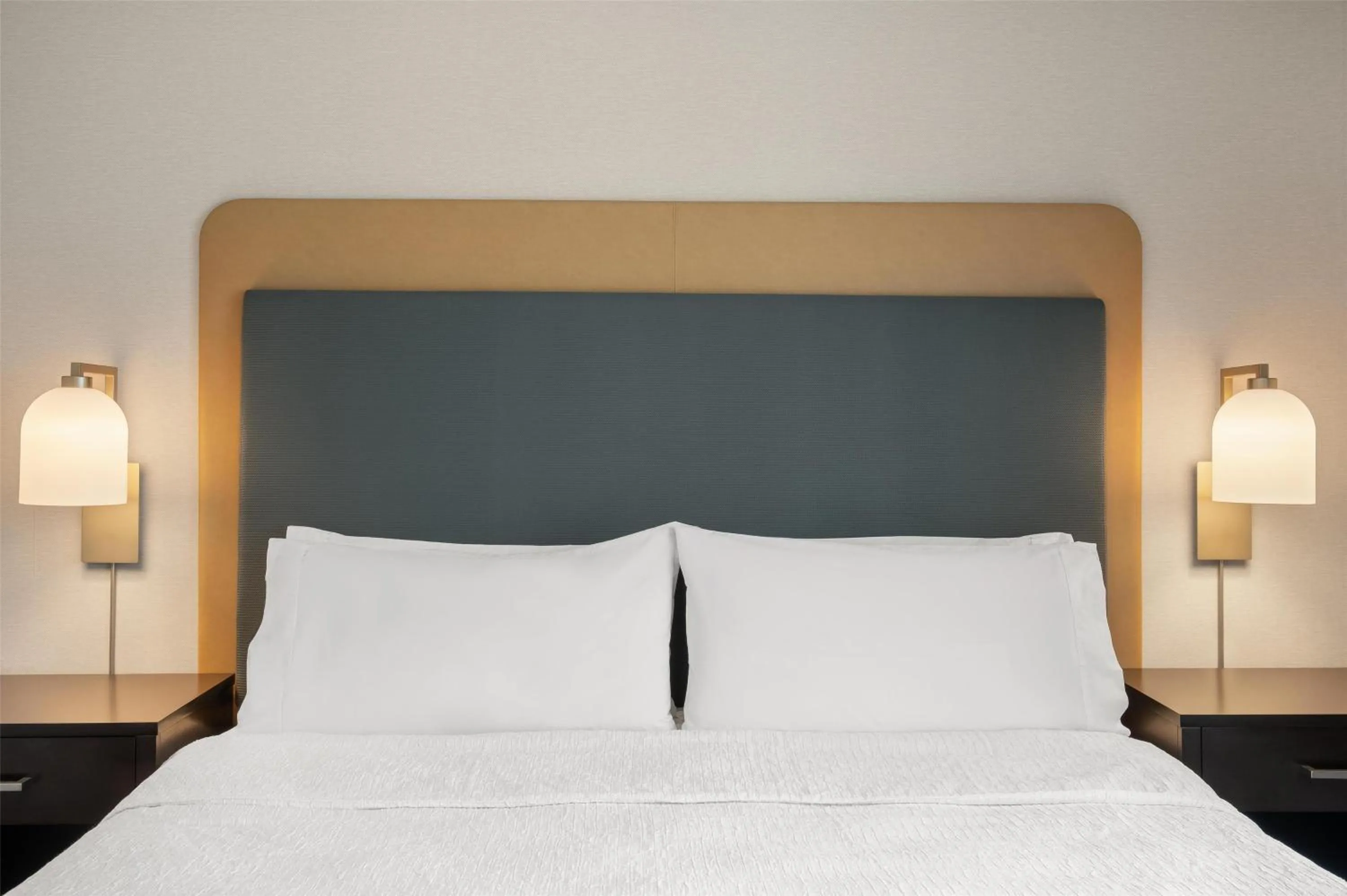 Bed in Homewood Suites by Hilton Columbus/Polaris