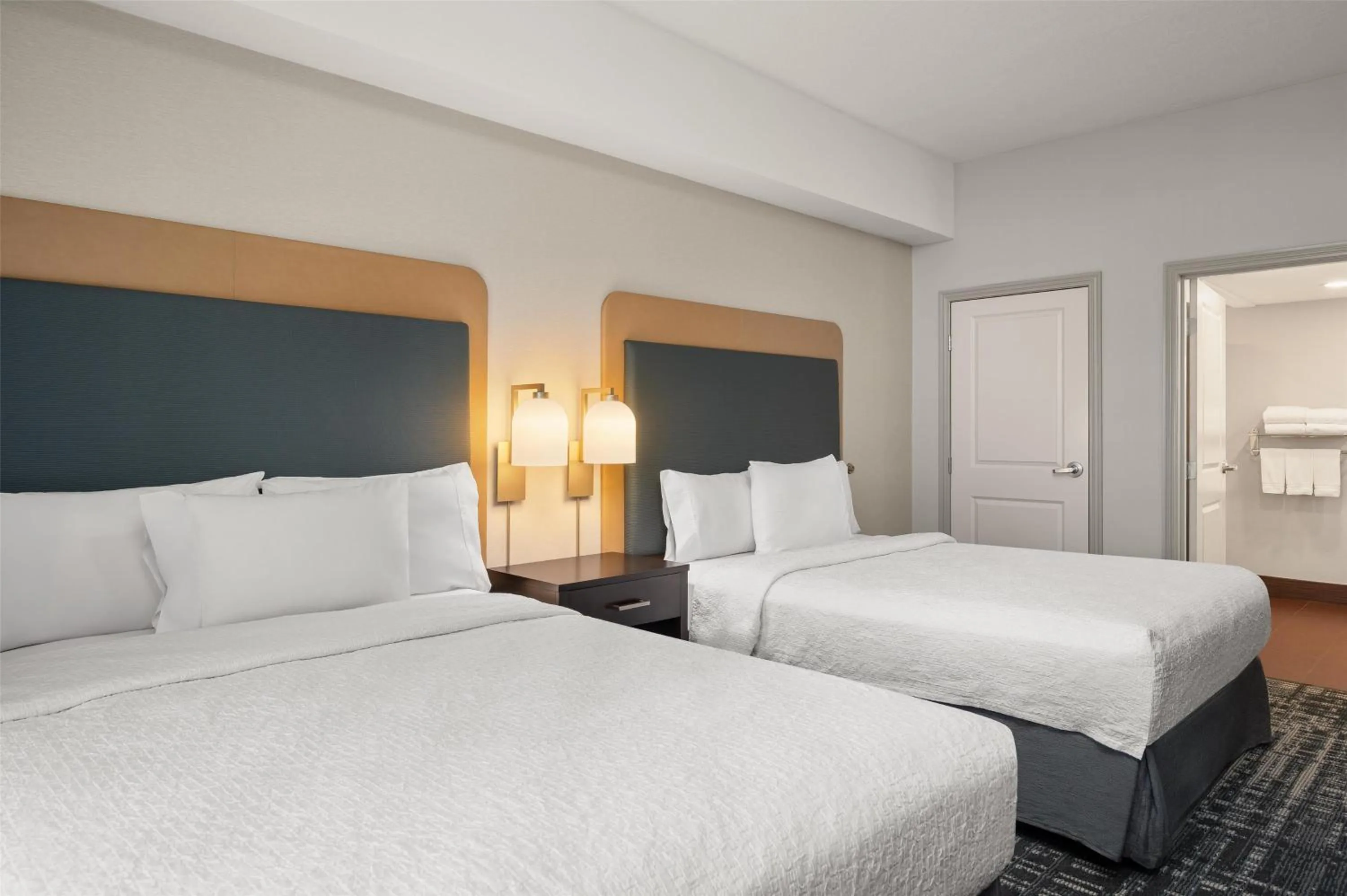 Bed in Homewood Suites by Hilton Columbus/Polaris