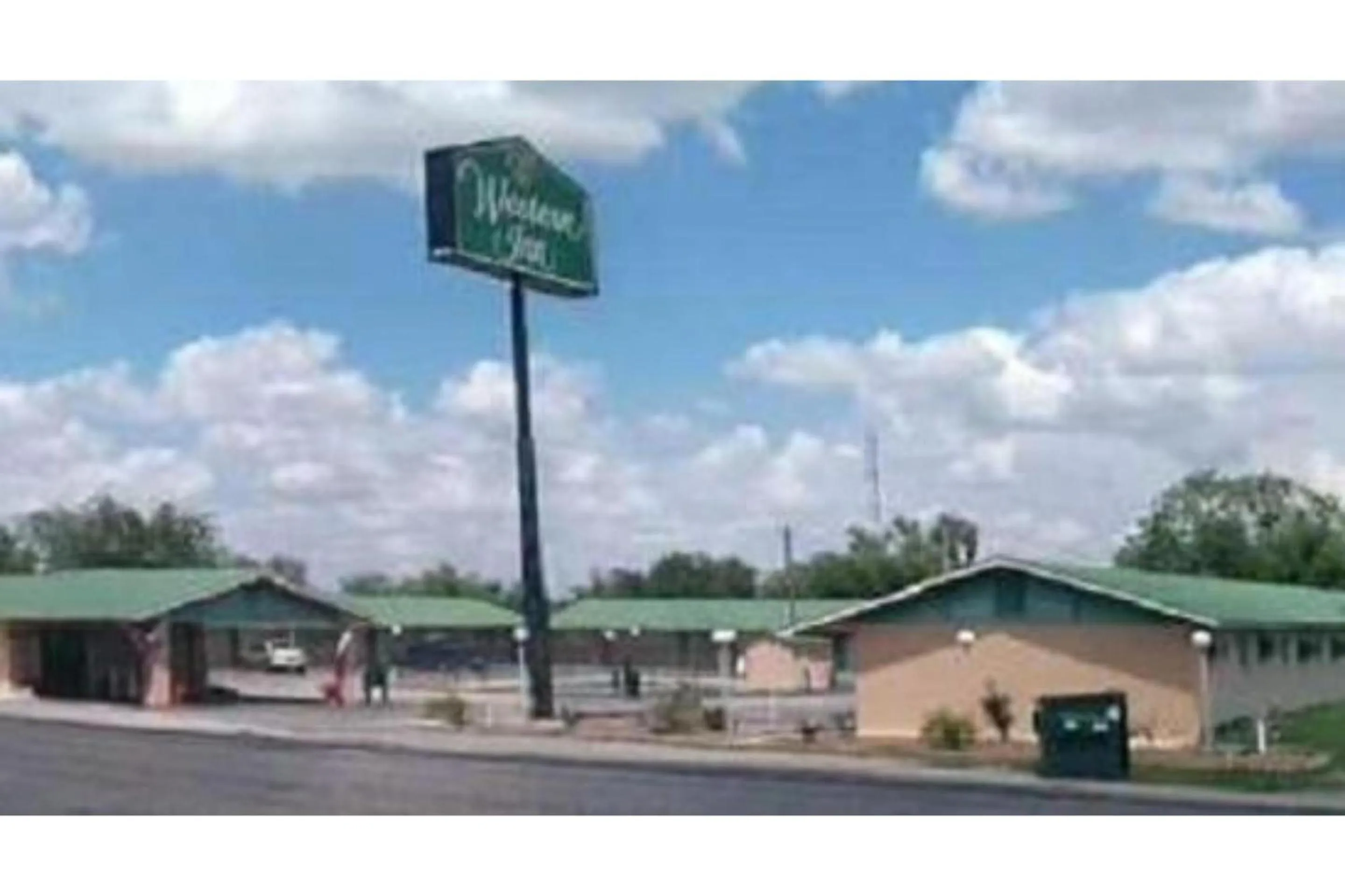 Facade/entrance in Western Inn