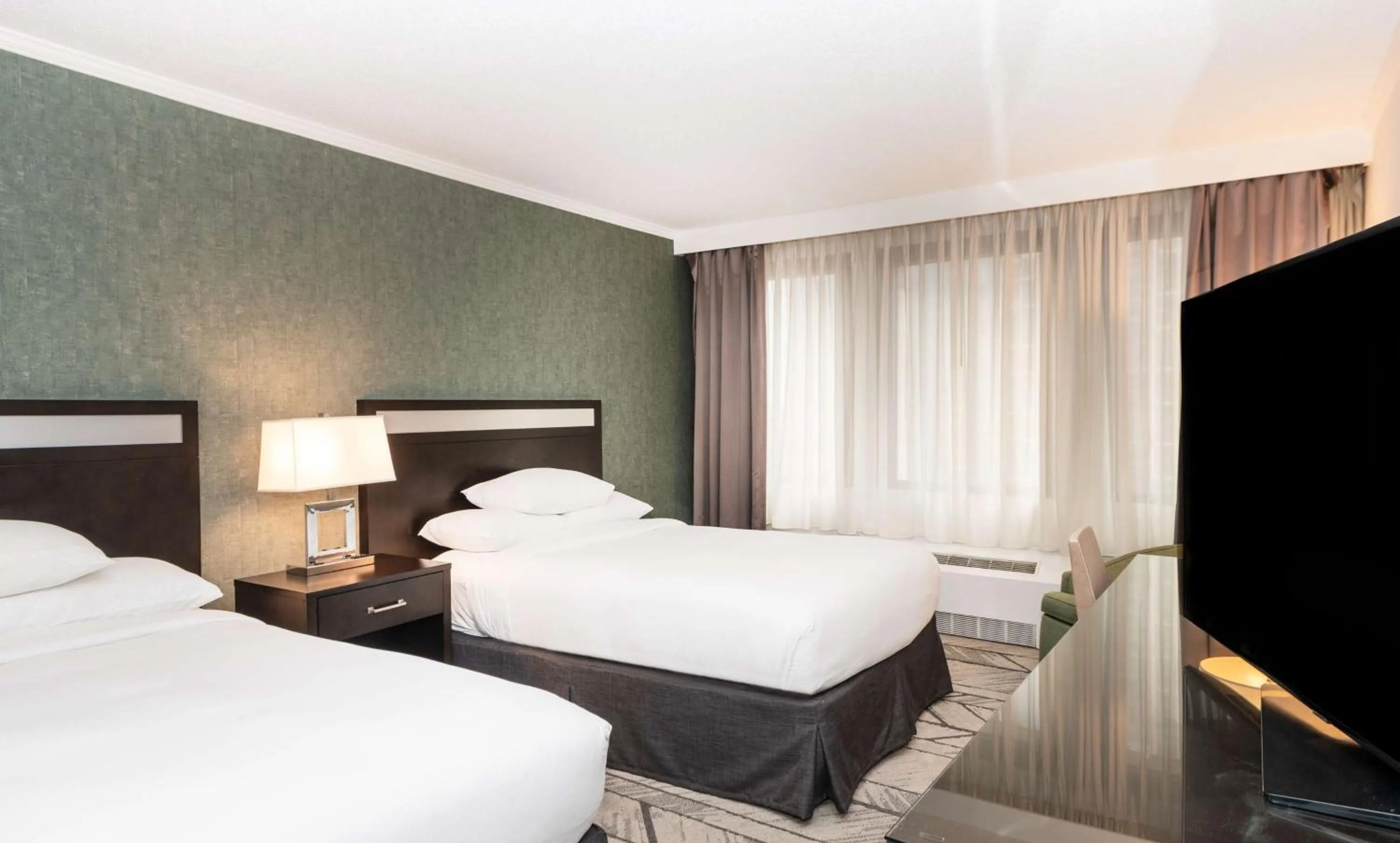 Bedroom, Bed in DoubleTree by Hilton Newark Penn Station, NJ