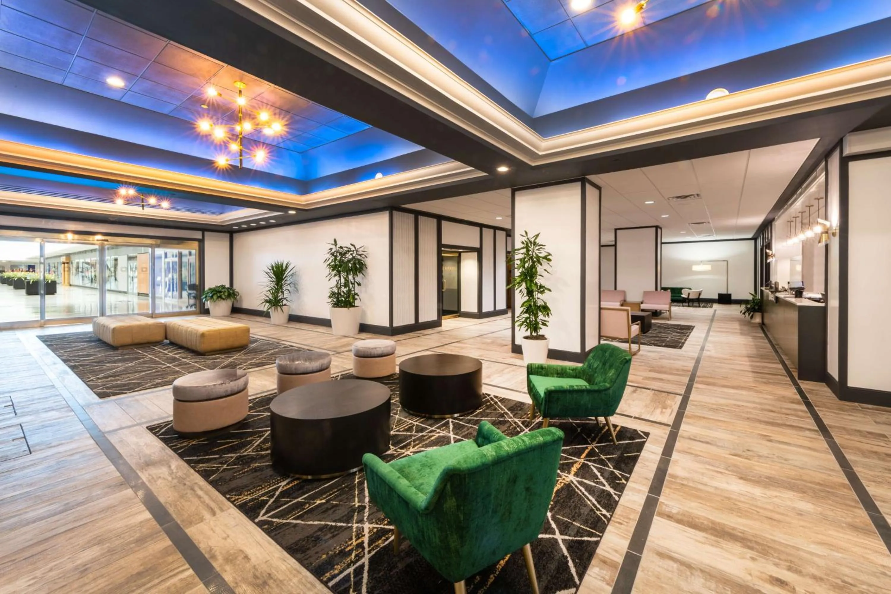 Lobby or reception in DoubleTree by Hilton Newark Penn Station, NJ