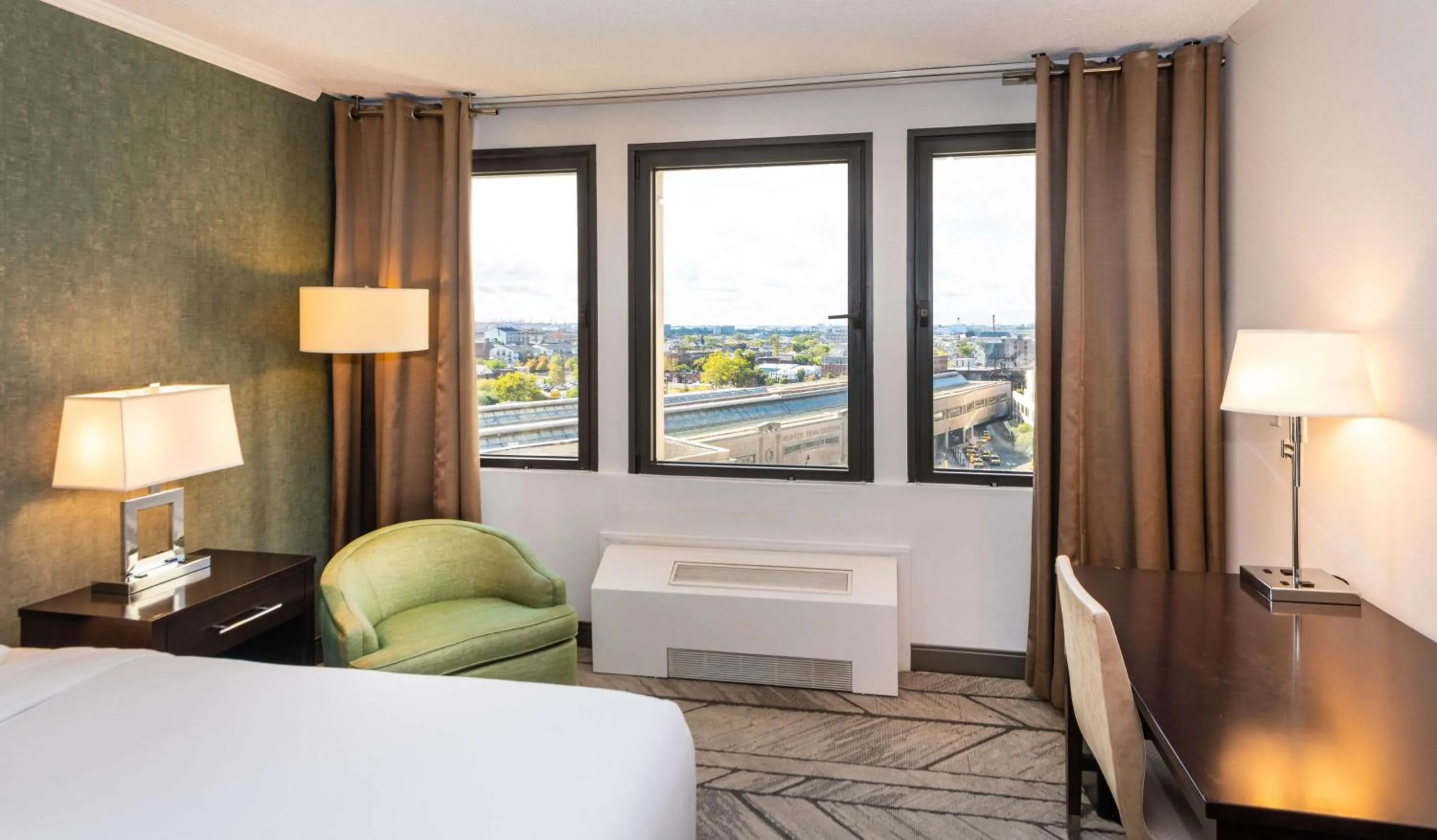 Bedroom, Bed in DoubleTree by Hilton Newark Penn Station, NJ