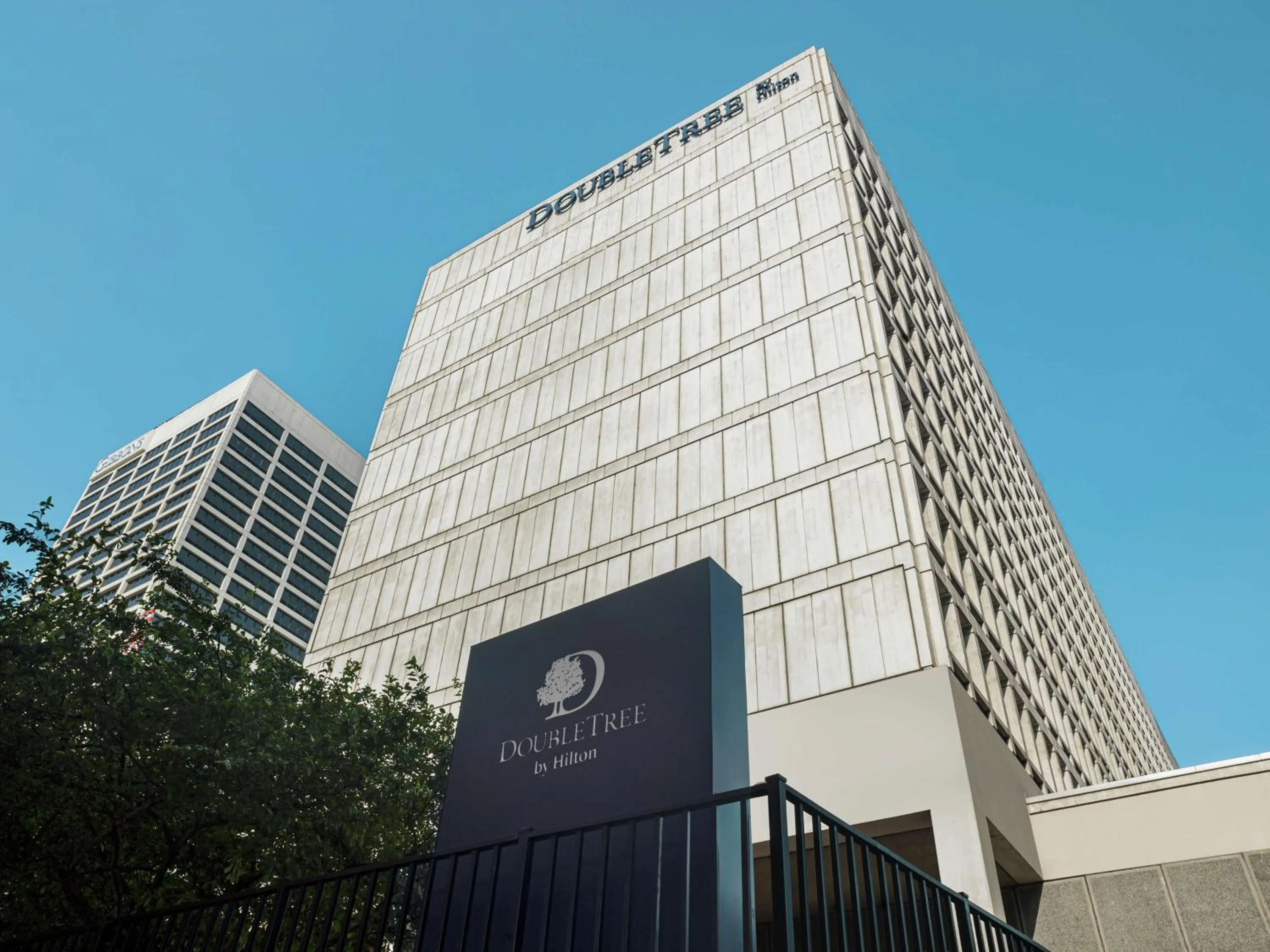 Property building in DoubleTree by Hilton Newark Penn Station, NJ