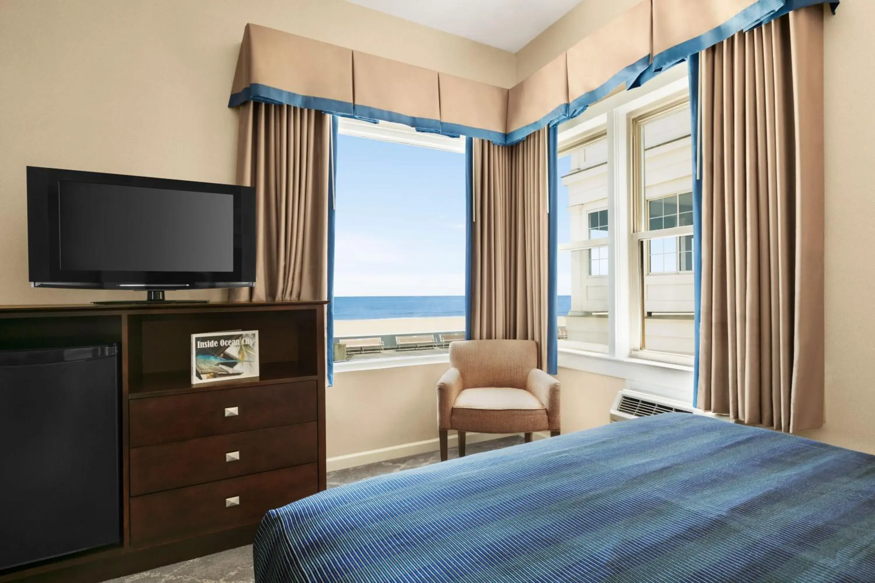 King Room - Ocean Front in Harrison Hall Hotel King Room - Ocean Front in Harrison Hall Hotel