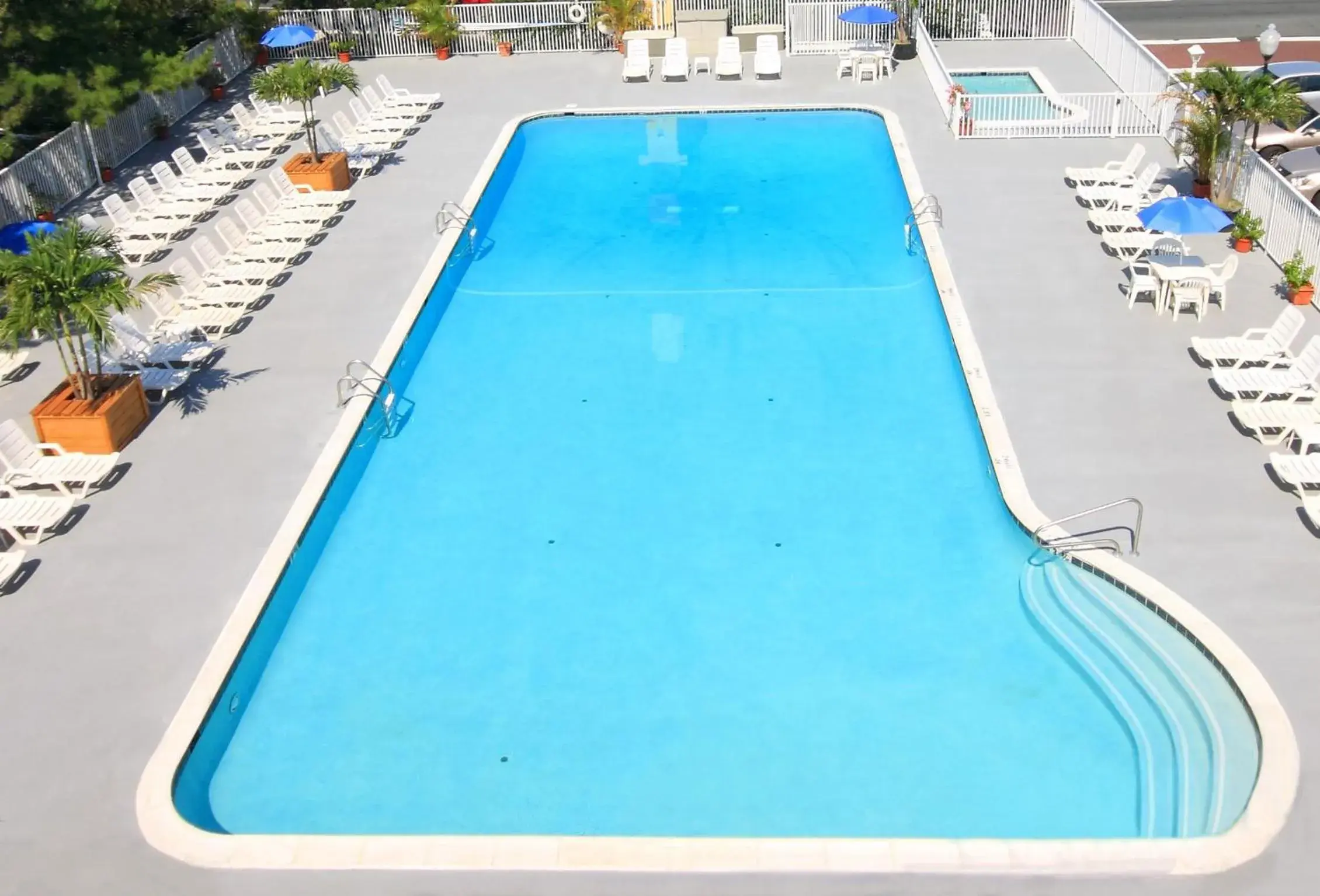 Pool view in Harrison Hall Hotel Pool view in Harrison Hall Hotel