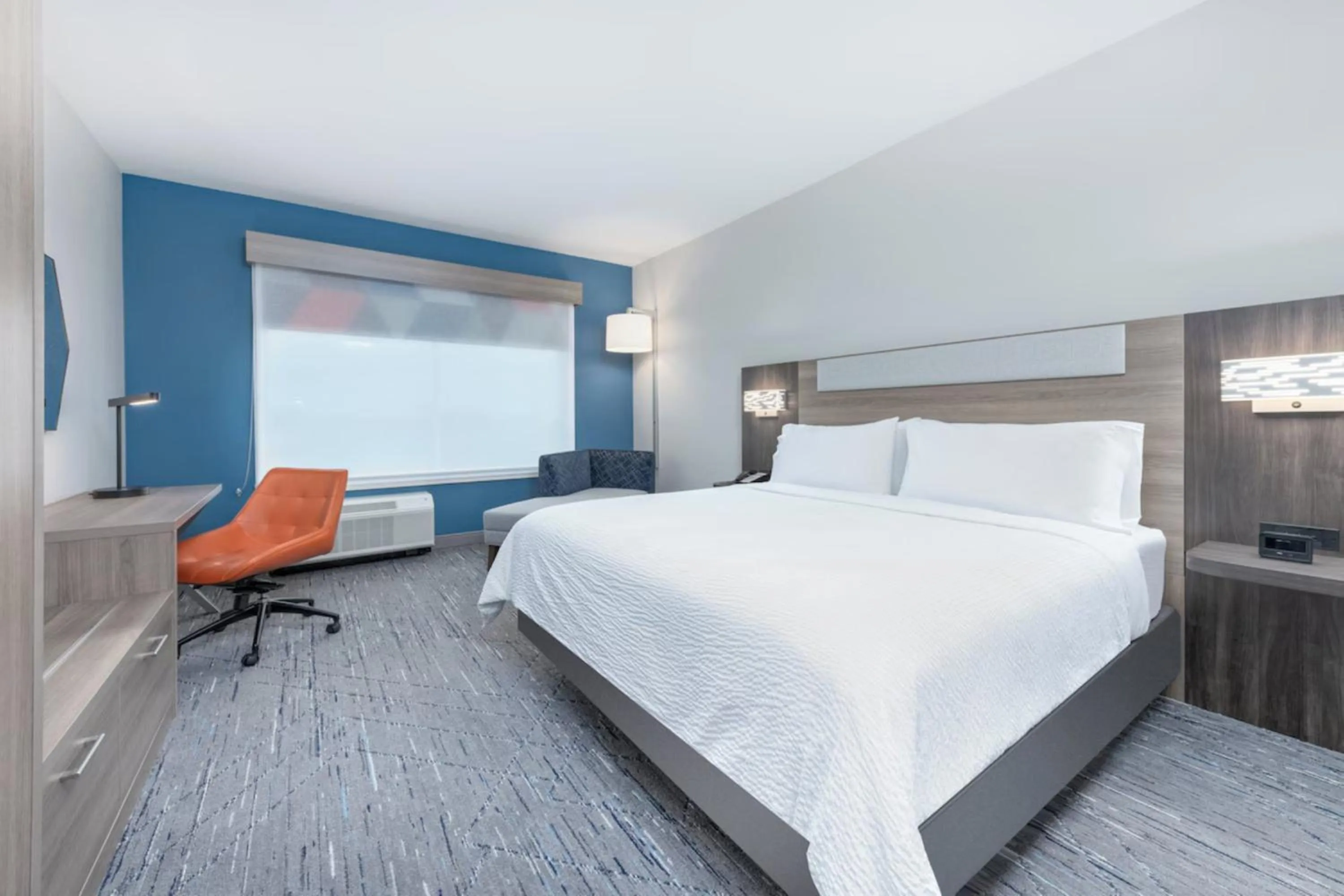 Bedroom, Bed in Holiday Inn Express and Suites Beeville by IHG