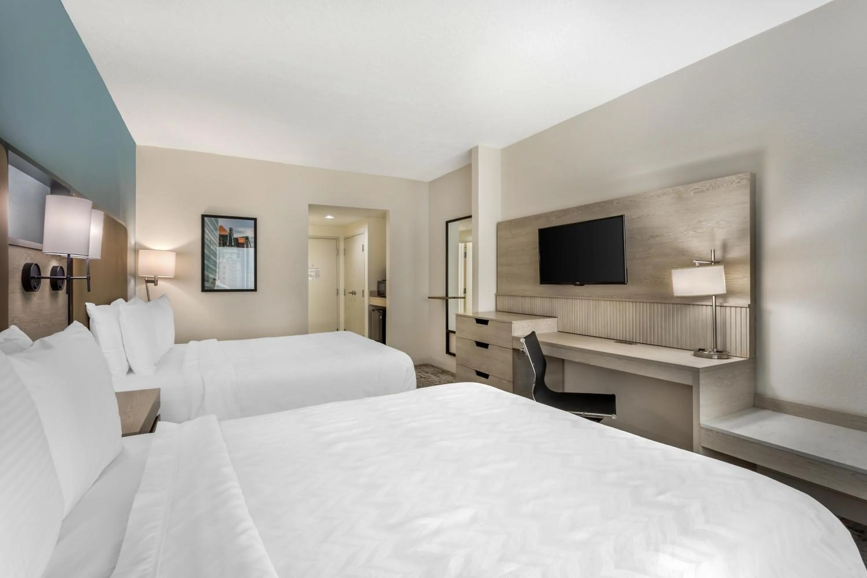 Bedroom, Bed in Best Western Plus Airport Inn & Suites