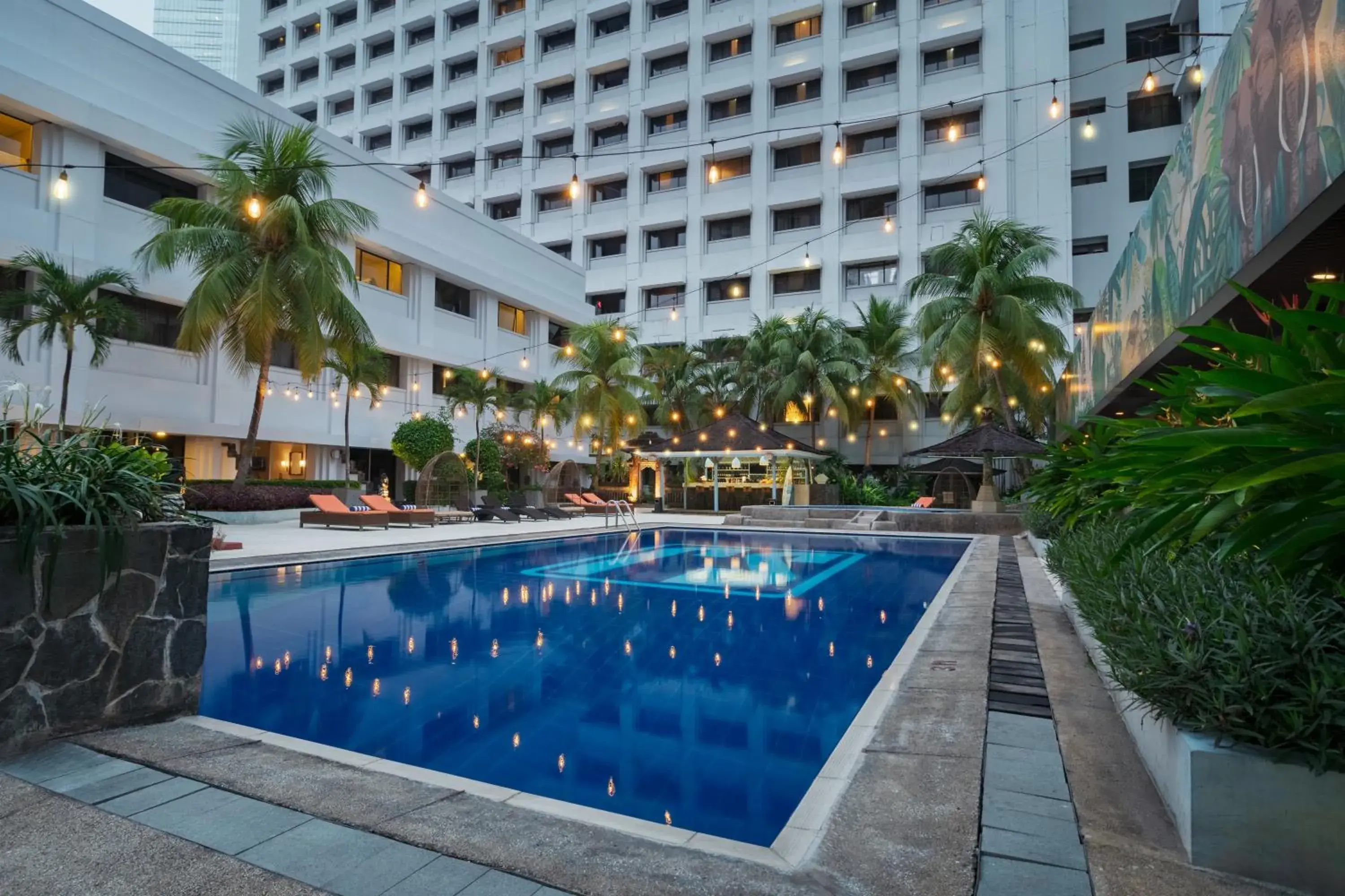 Swimming pool in Grand Sahid Jaya Swimming pool in Grand Sahid Jaya