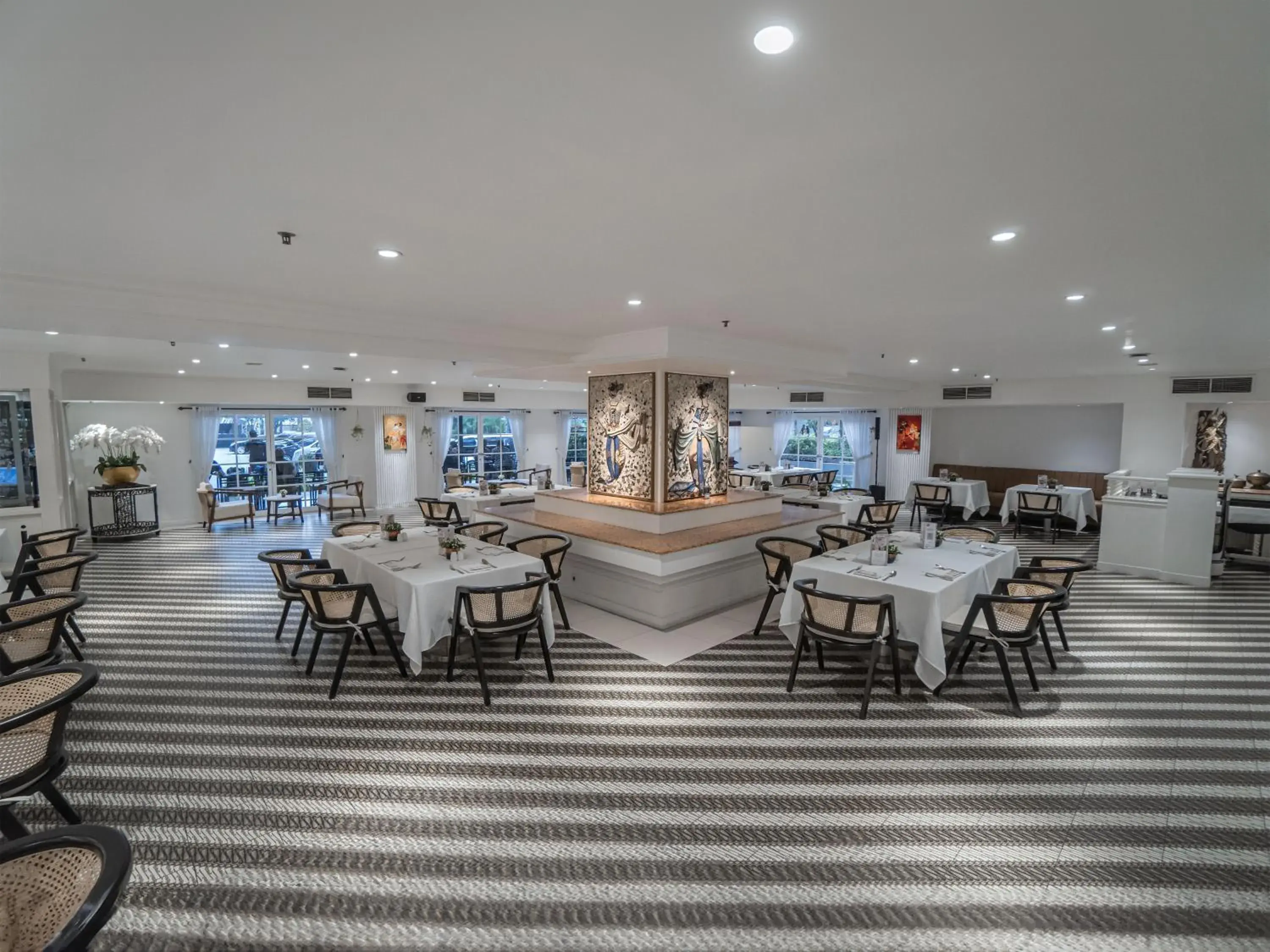 Restaurant/places to eat in Grand Sahid Jaya Restaurant/places to eat in Grand Sahid Jaya