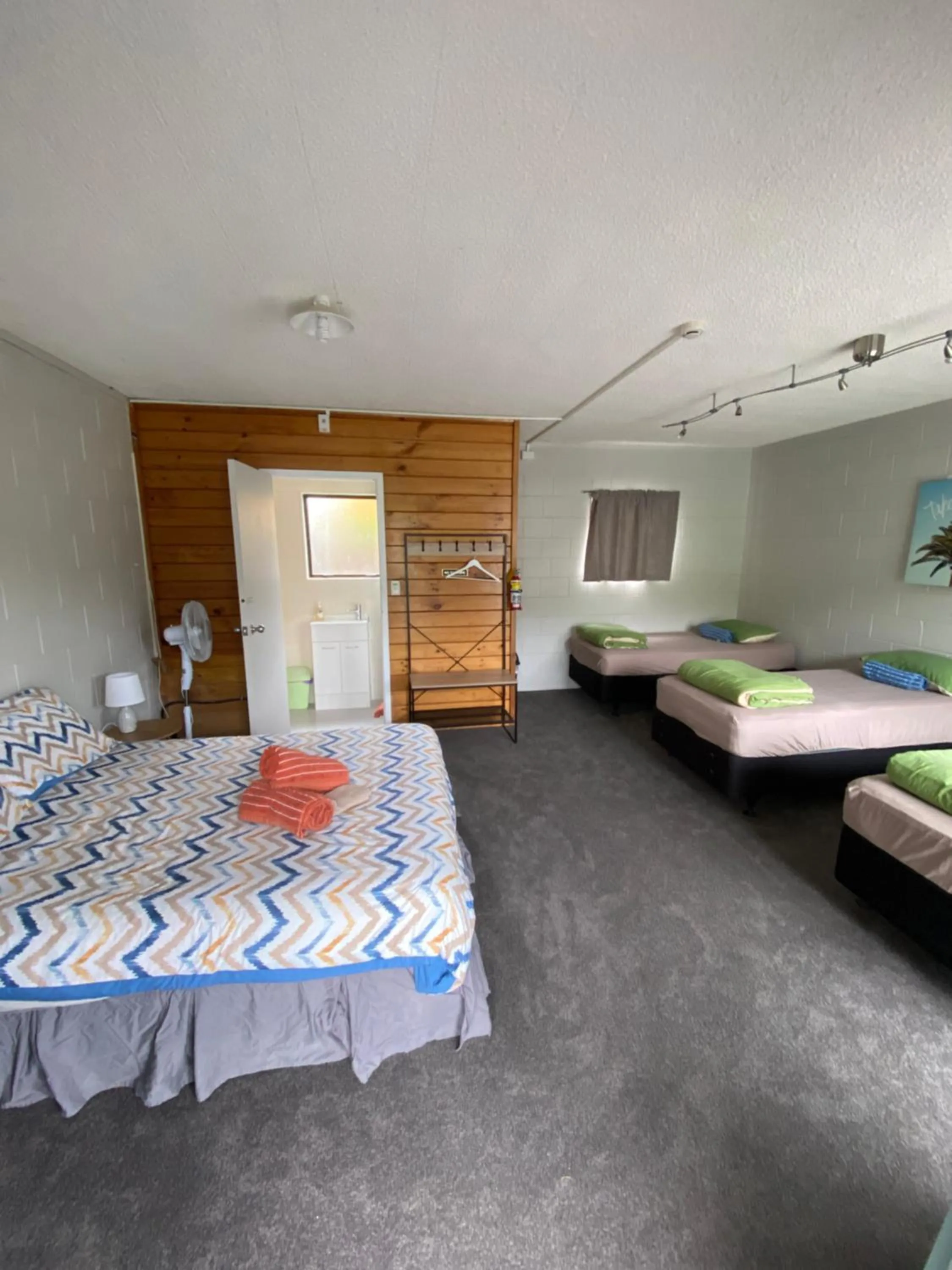 Bed in Bay of Islands Lodge