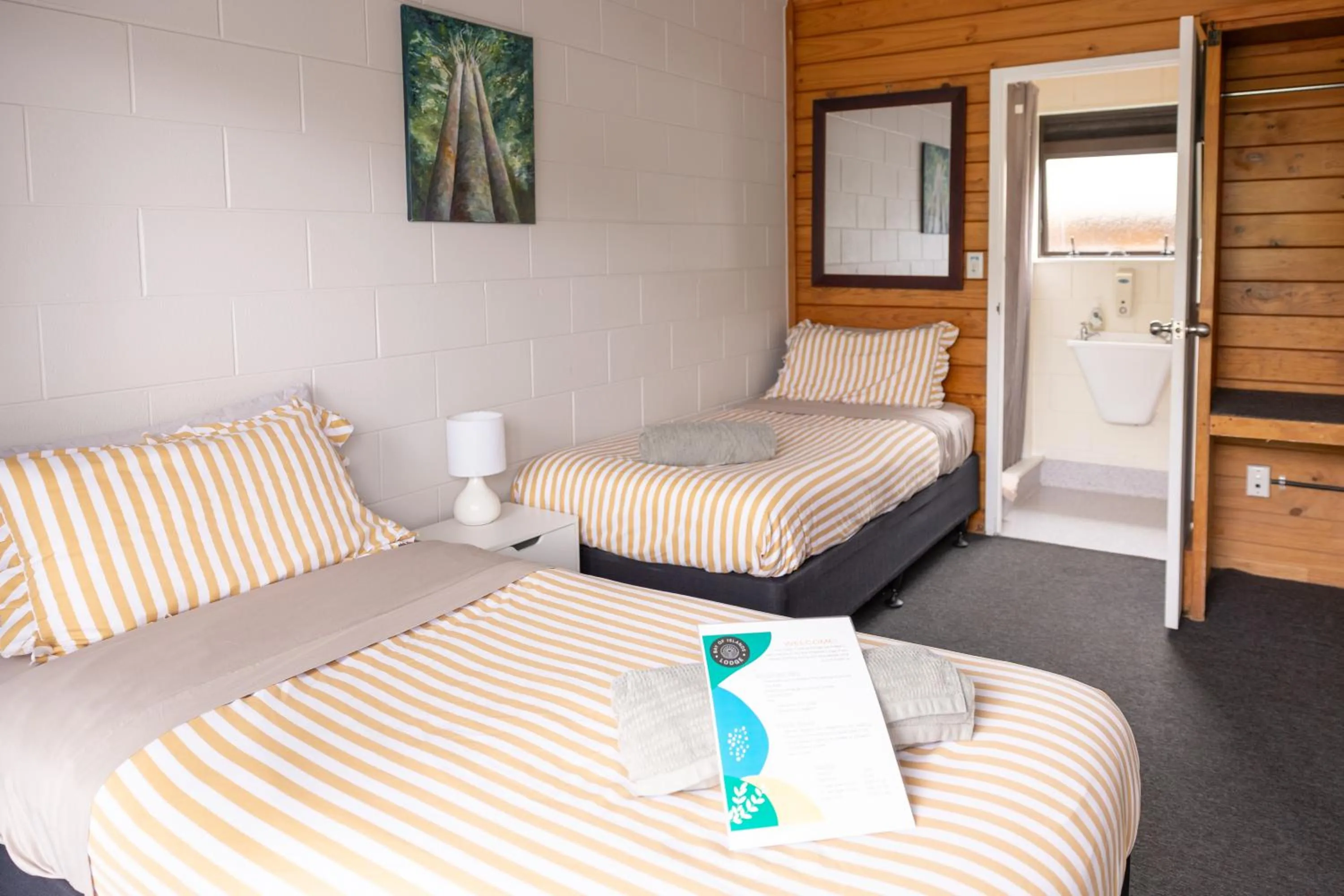 Bed in Bay of Islands Lodge