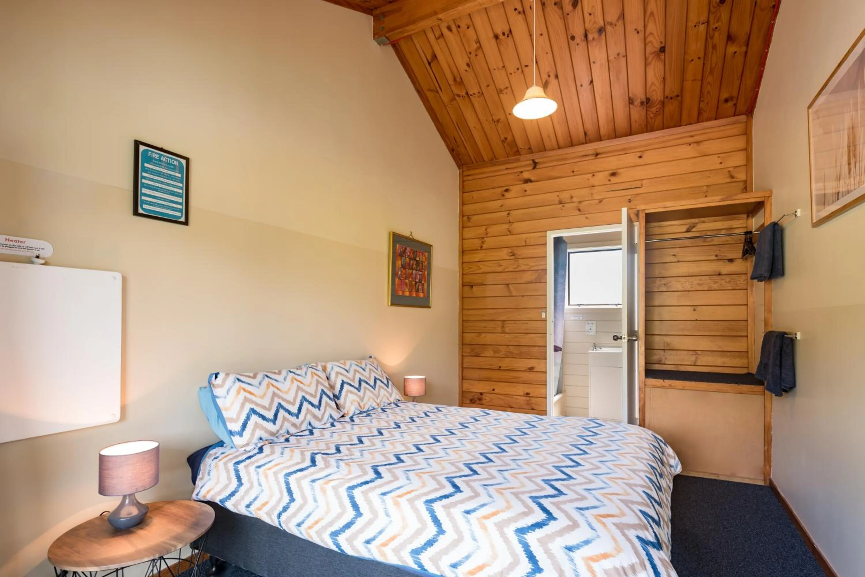 Bed in Bay of Islands Lodge