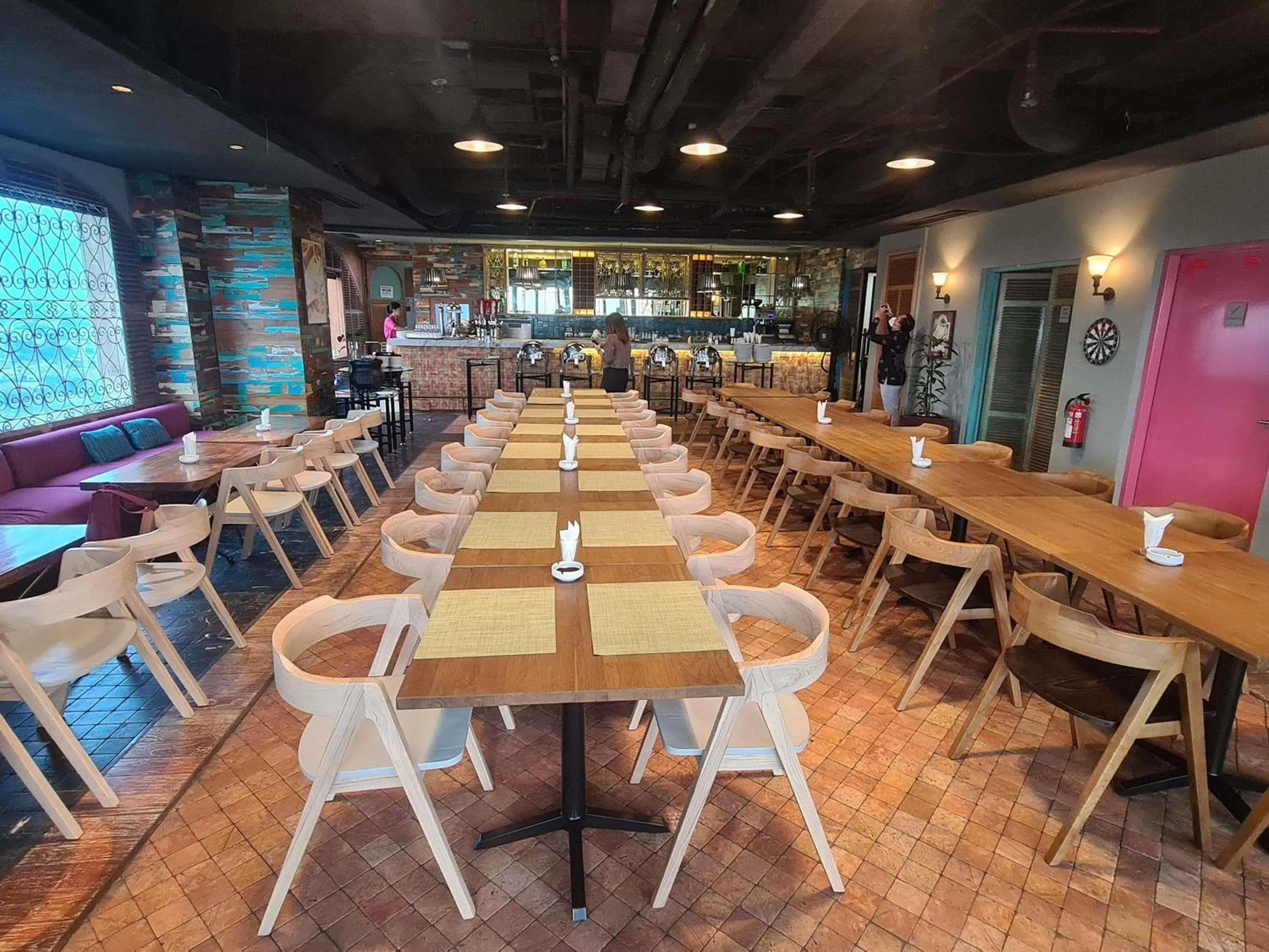 Lounge or bar in Mercure Jakarta Simatupang