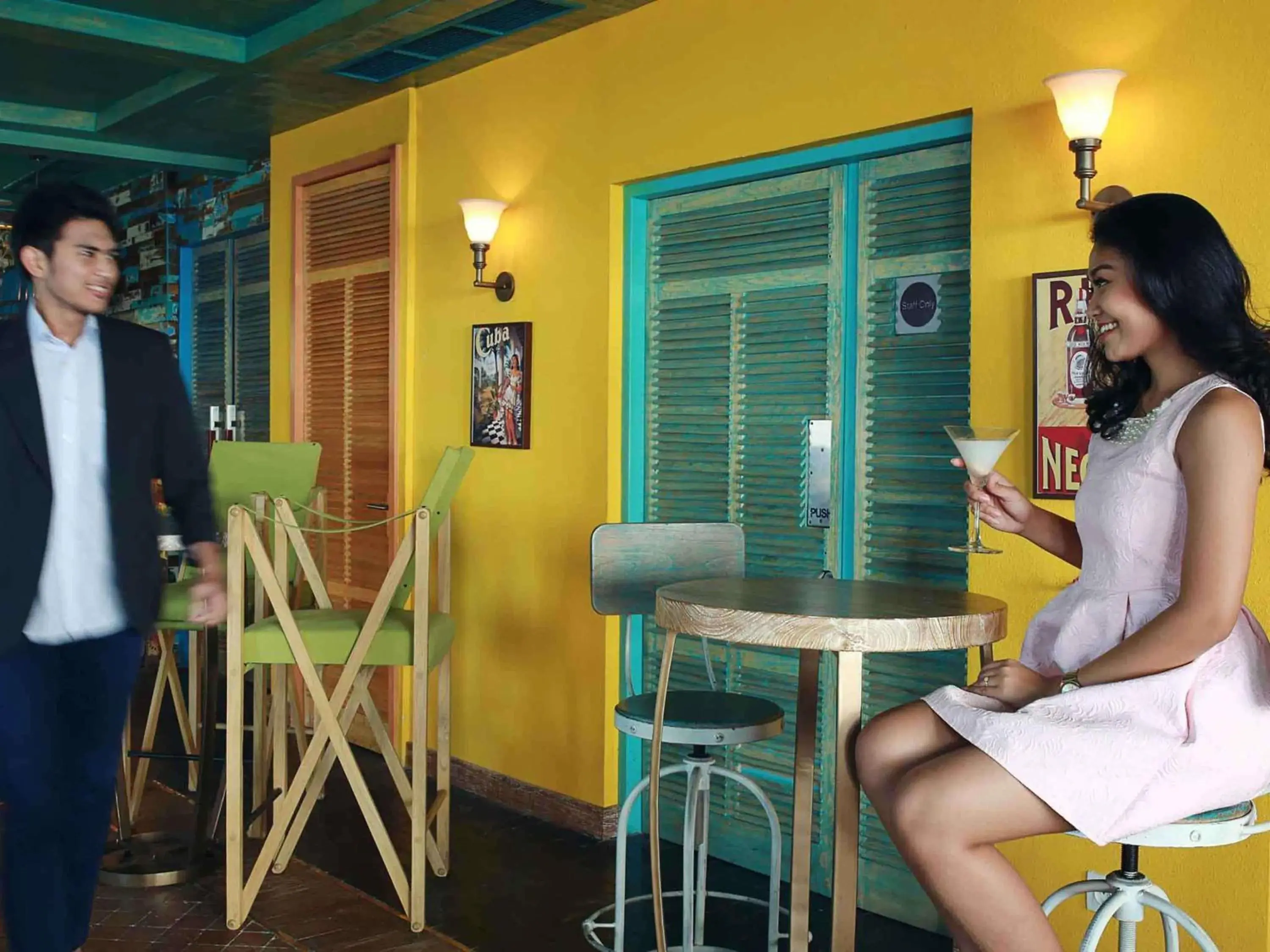 Lounge or bar in Mercure Jakarta Simatupang Lounge or bar in Mercure Jakarta Simatupang