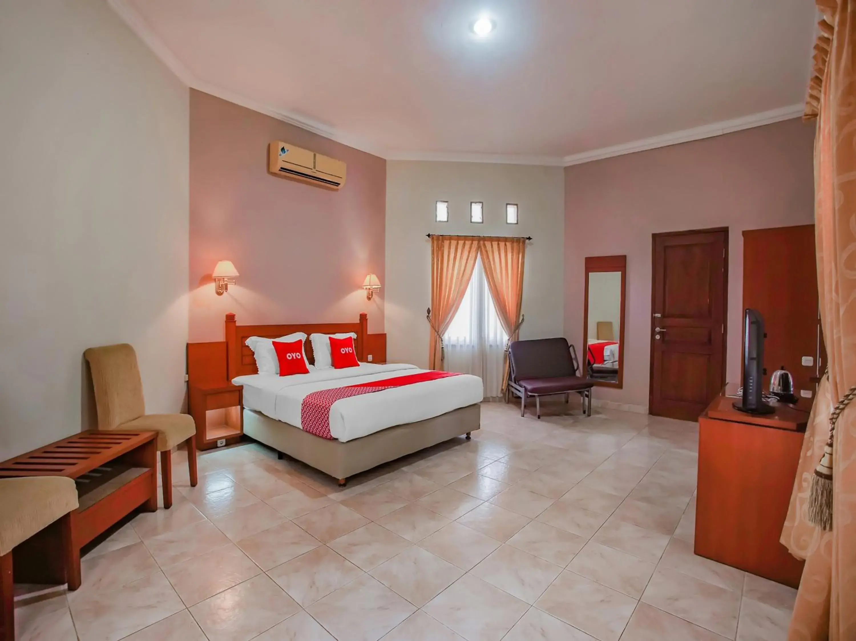 Bedroom, Bed in Collection O 89999 Hotel Bumi Kedaton Resort Bedroom, Bed in Collection O 89999 Hotel Bumi Kedaton Resort