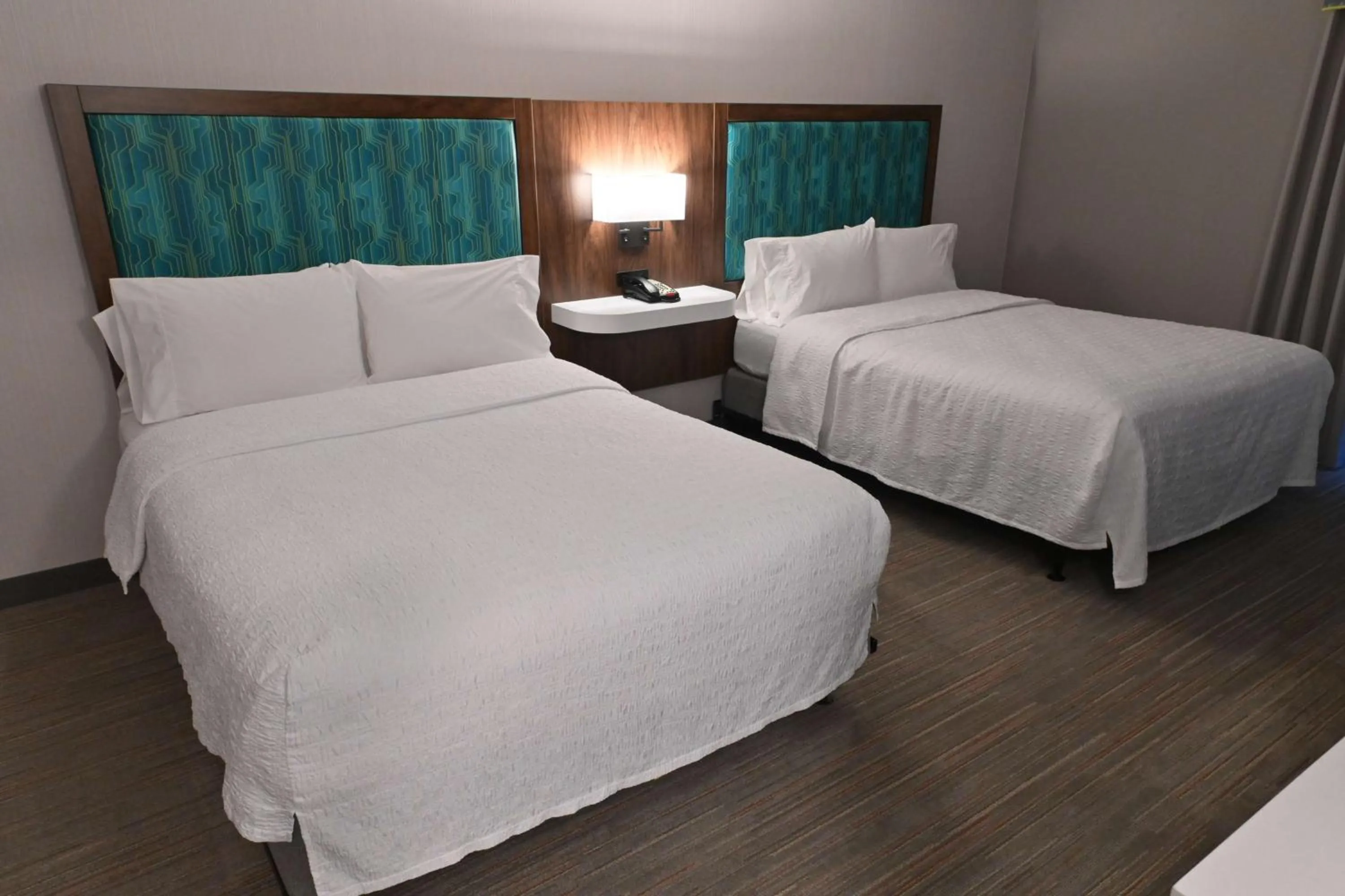 Bed in Hampton Inn Milpitas