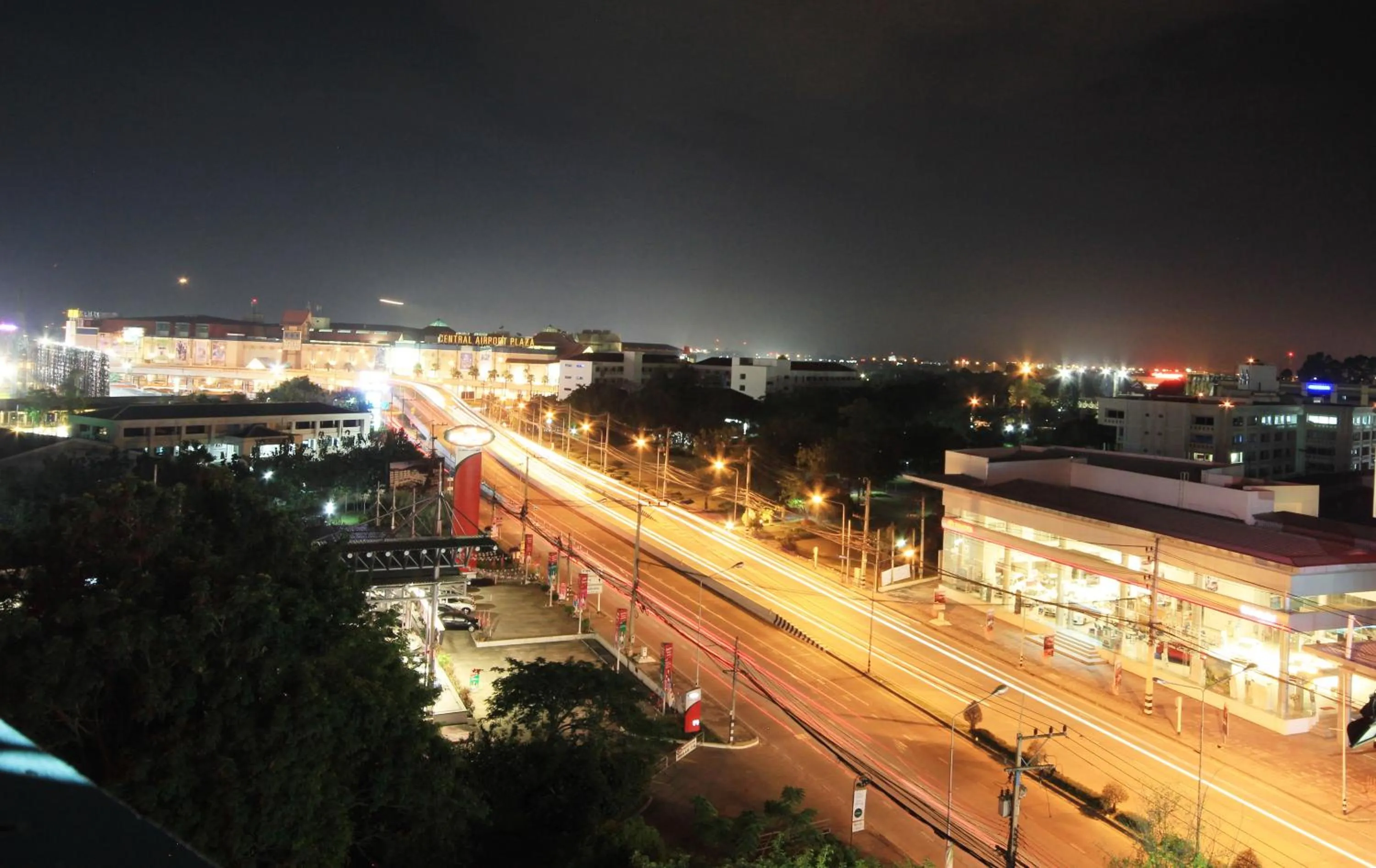 Night in Airport Resident
