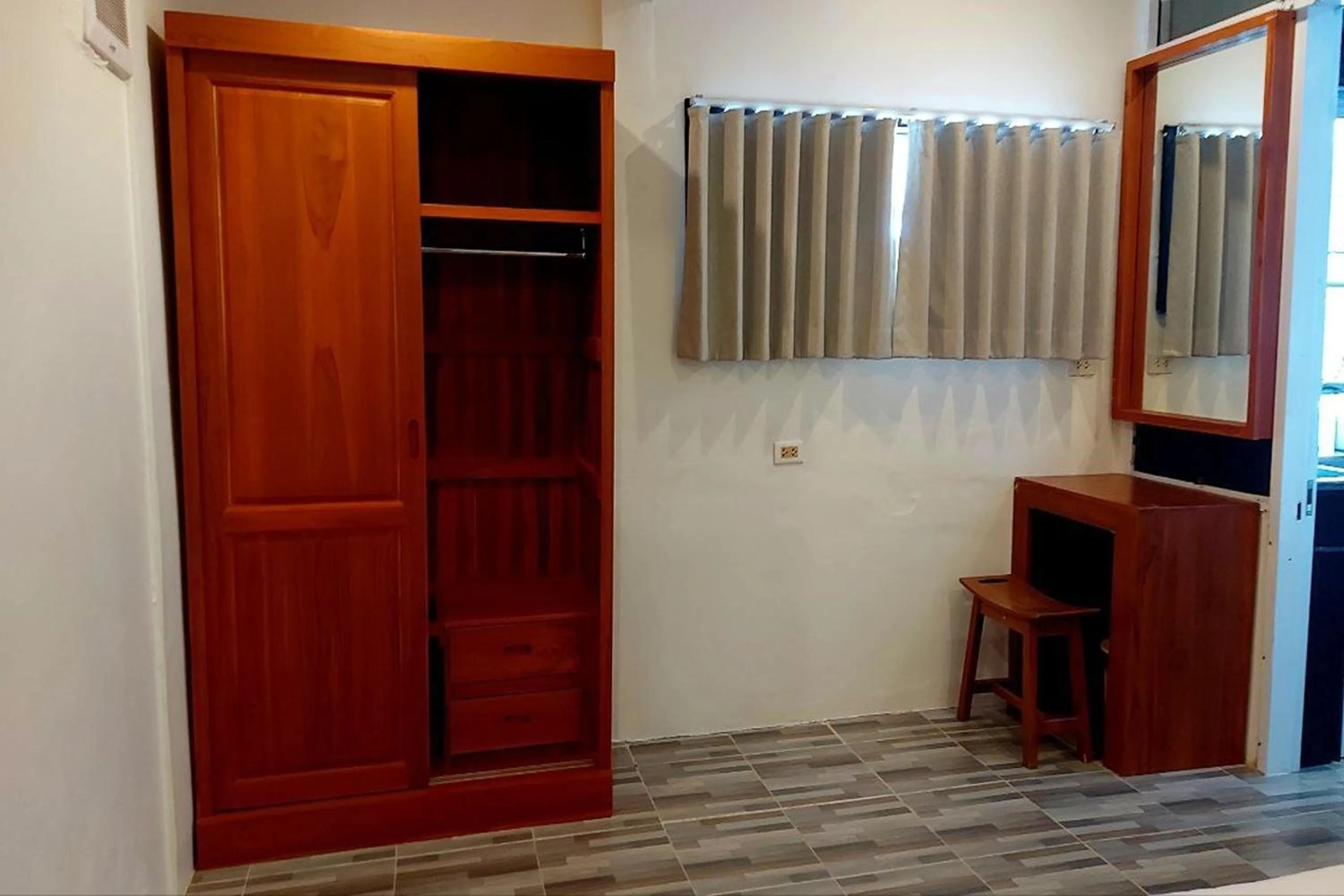 wardrobe in Suanmali Samui