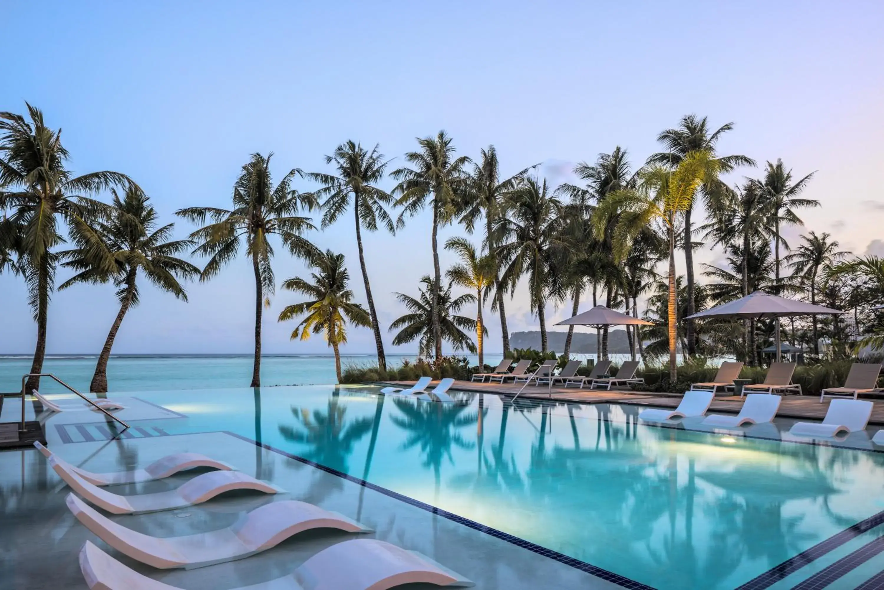Swimming pool in Crowne Plaza Resort Guam Swimming pool in Crowne Plaza Resort Guam