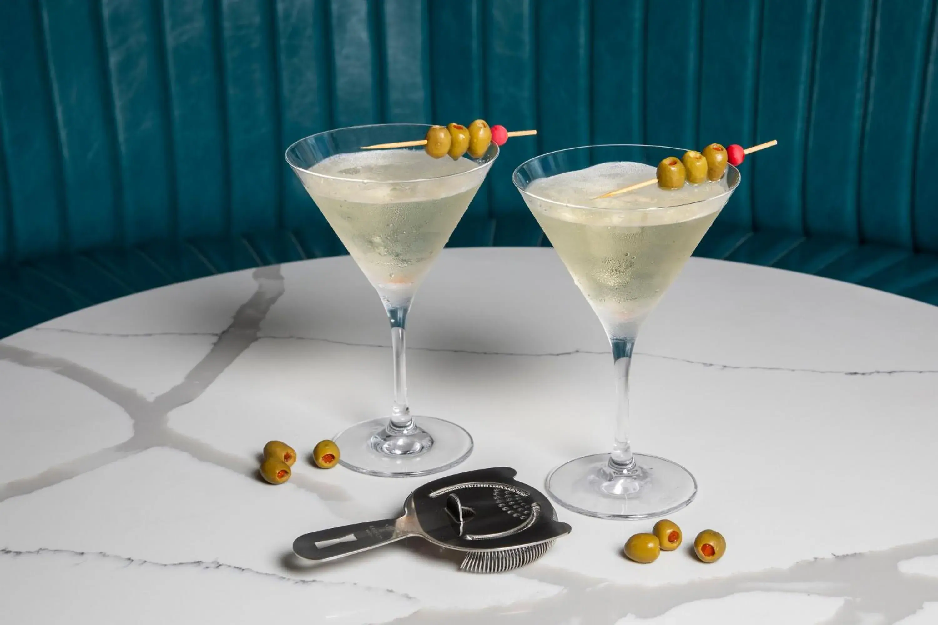 Lounge or bar in Crowne Plaza Resort Guam Lounge or bar in Crowne Plaza Resort Guam