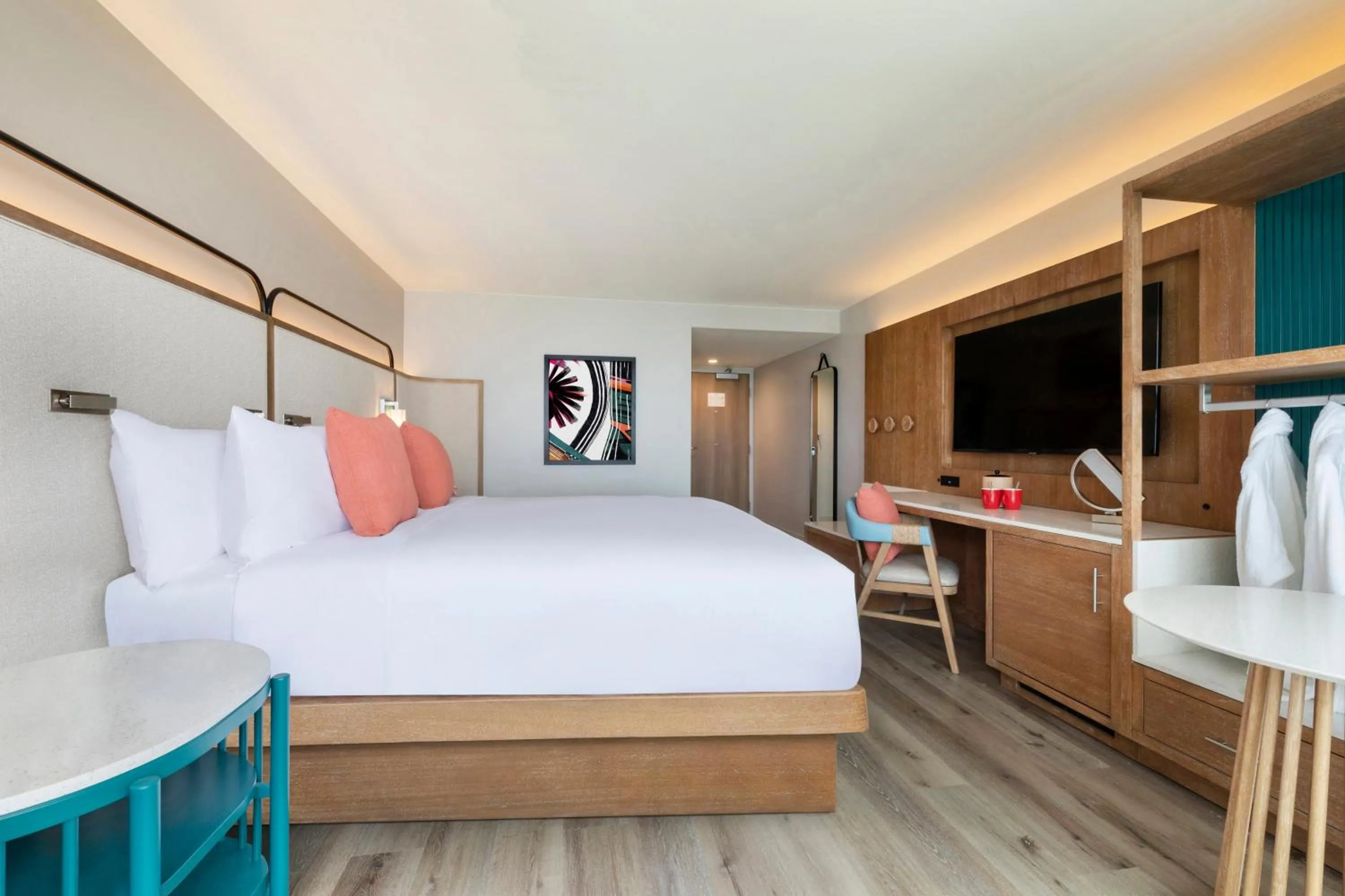 Photo of the whole room, Bed in Crowne Plaza Resort Guam