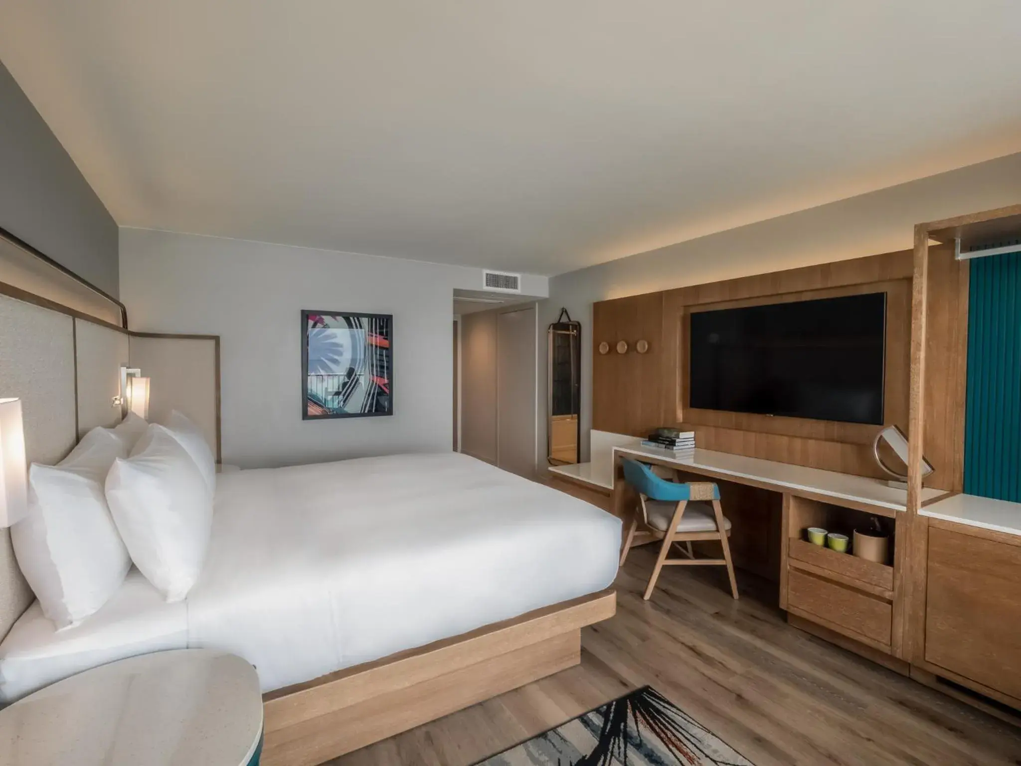 Bed in Crowne Plaza Resort Guam Bed in Crowne Plaza Resort Guam