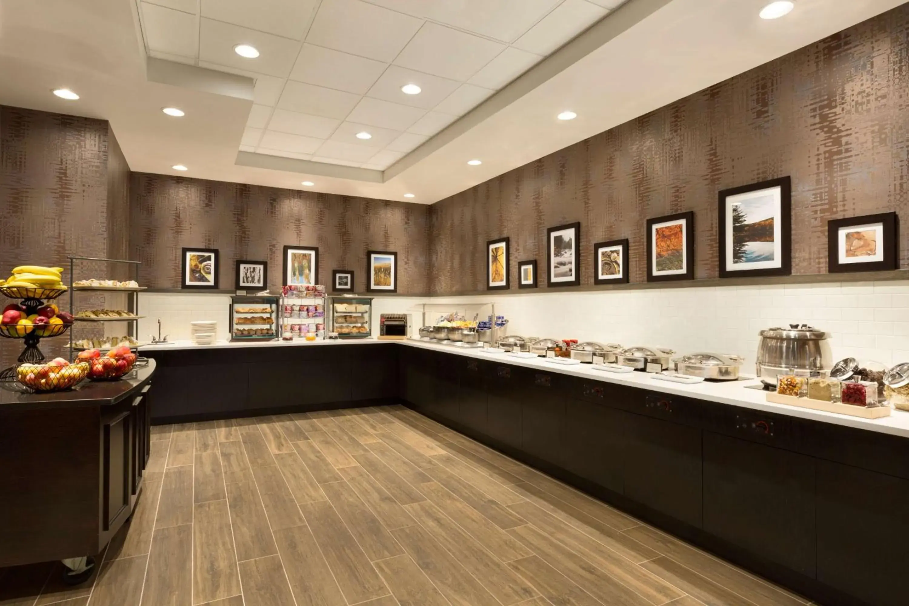 Restaurant/places to eat in Hilton East Brunswick Restaurant/places to eat in Hilton East Brunswick