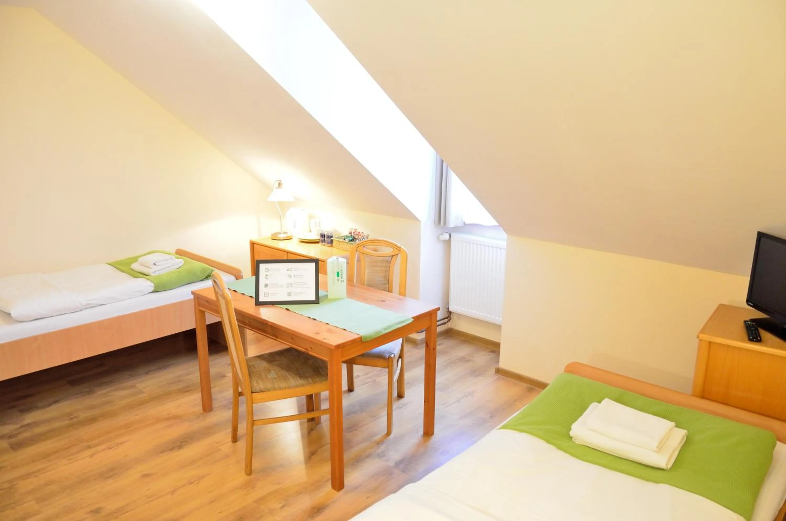 TV and multimedia, Bed in WenderEDU Business Center