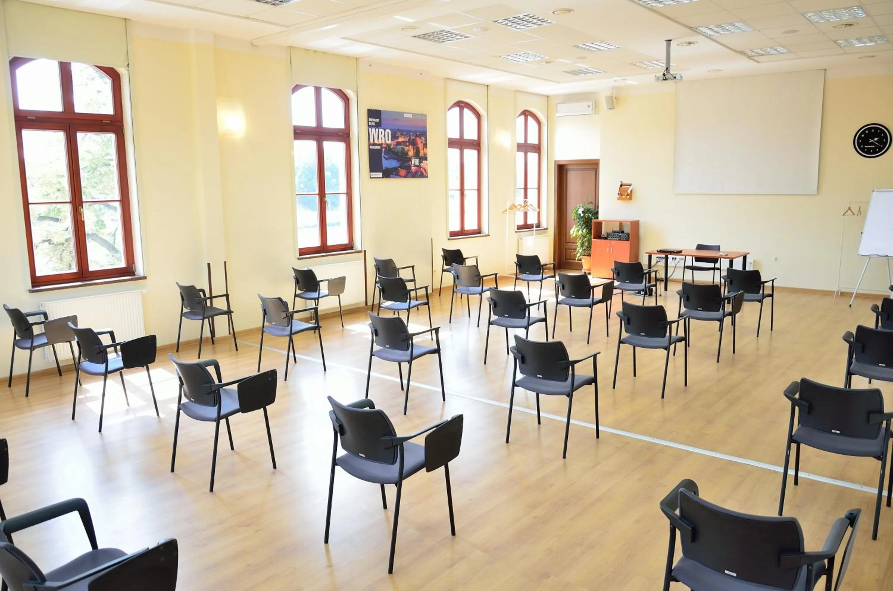 Property building in WenderEDU Business Center