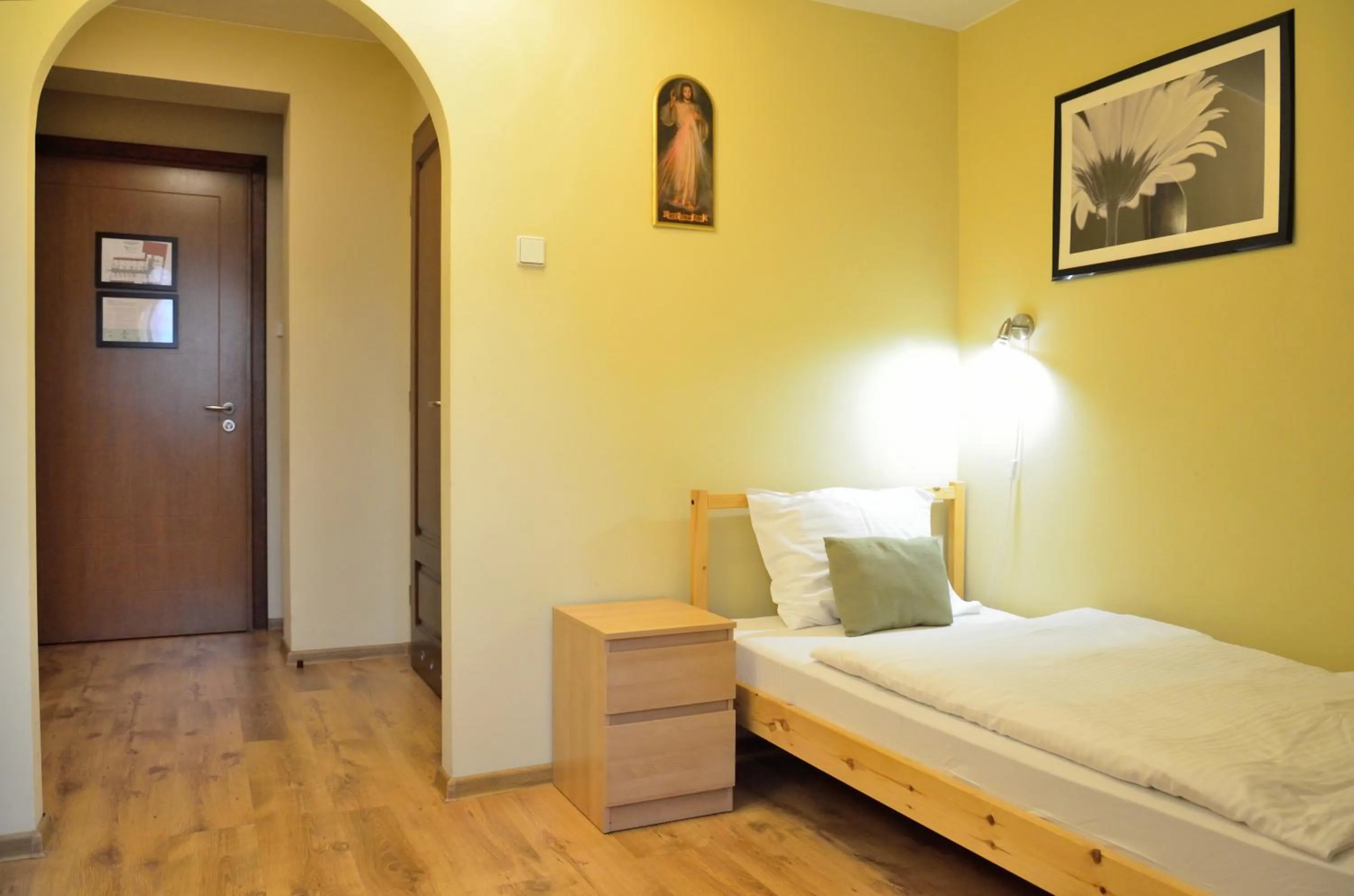 Bed in WenderEDU Business Center