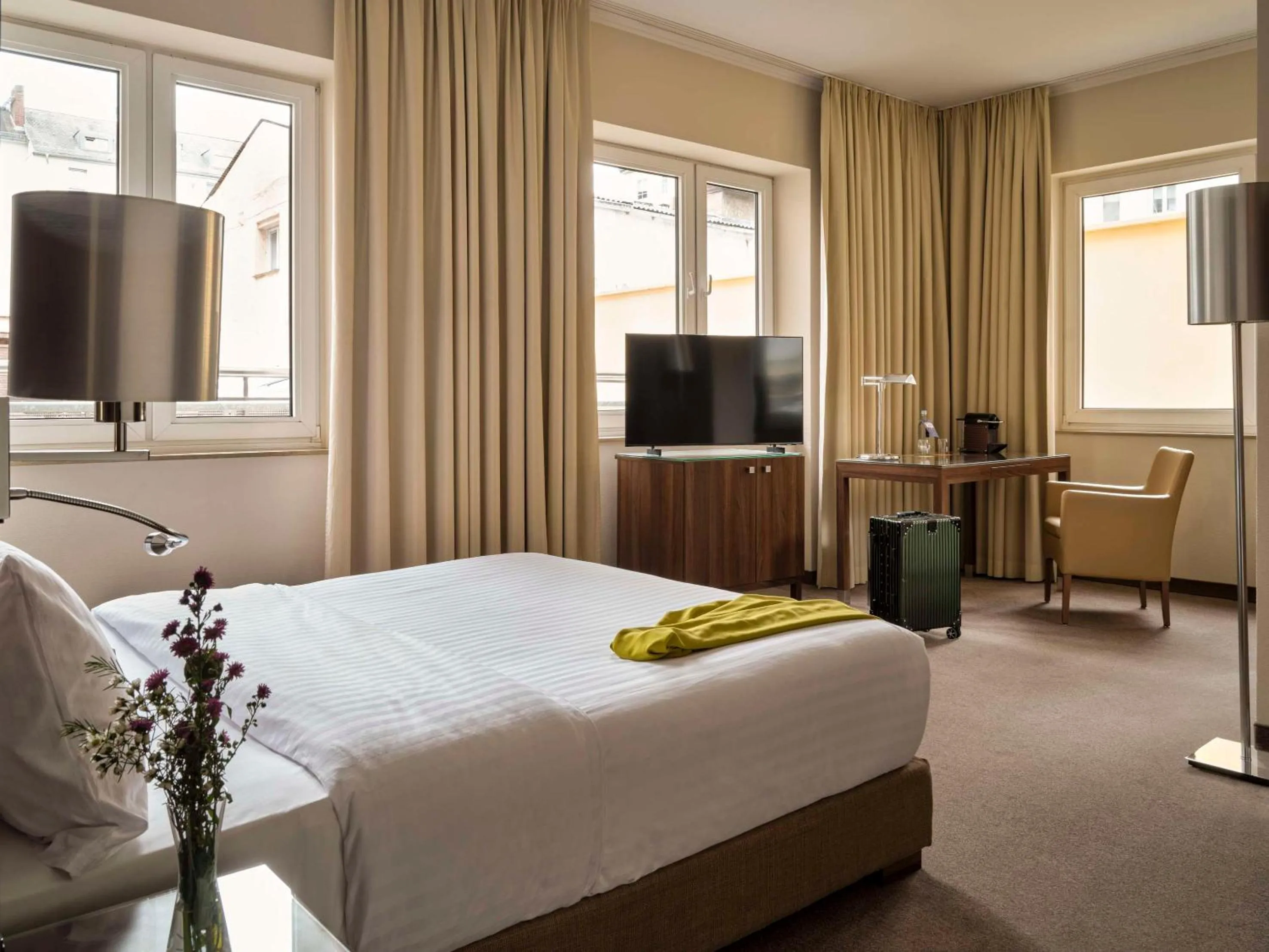 Bedroom, Bed in Flemings Hotel Frankfurt Main-Riverside