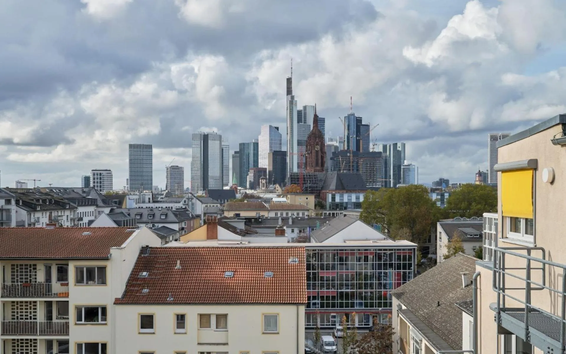 City view in Flemings Hotel Frankfurt Main-Riverside