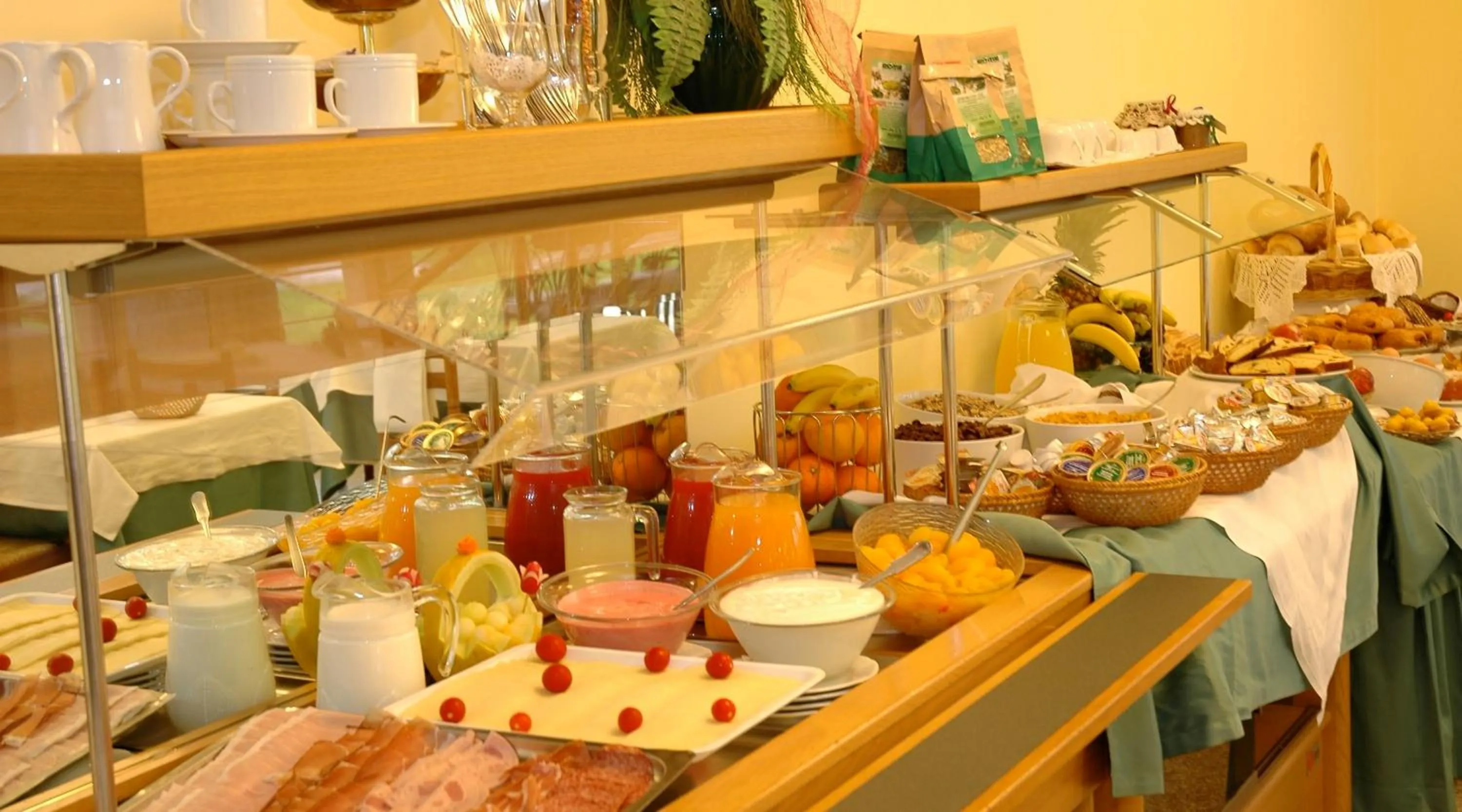 Continental breakfast in Hotel Elisabetta