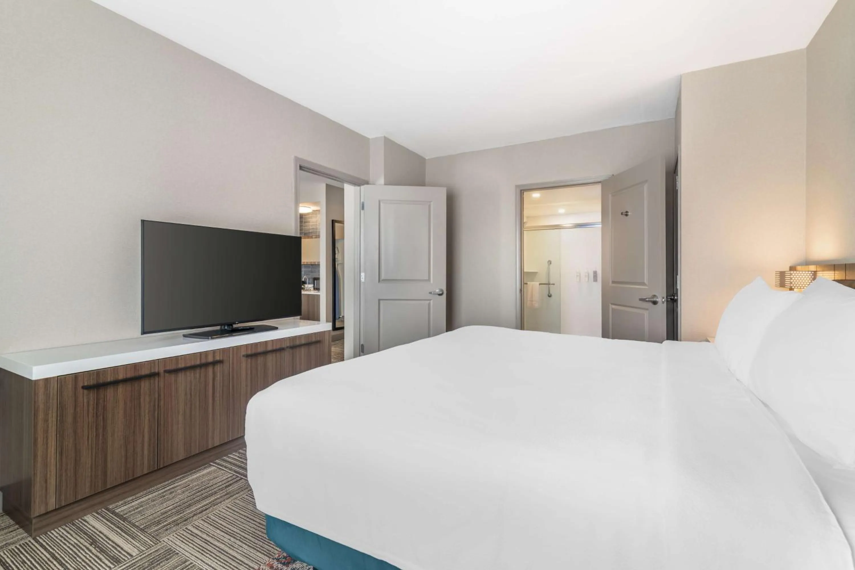 Bed in Hilton Garden Inn Albany-SUNY Area