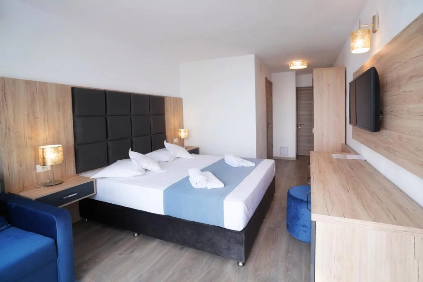 Photo of the whole room, Bed in Hotel Opal